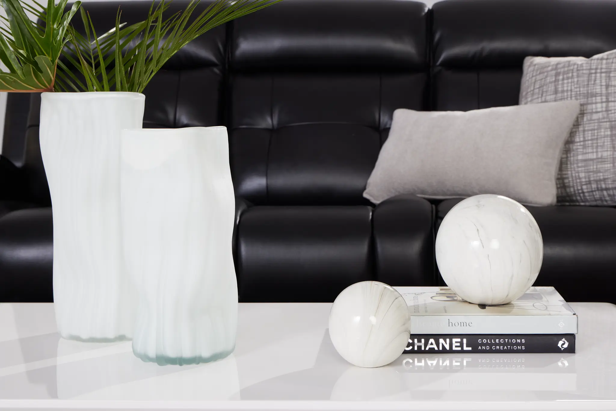 Cian Light Gray Set Of 3 Balls Cian Light Gray Set Of 3 Balls