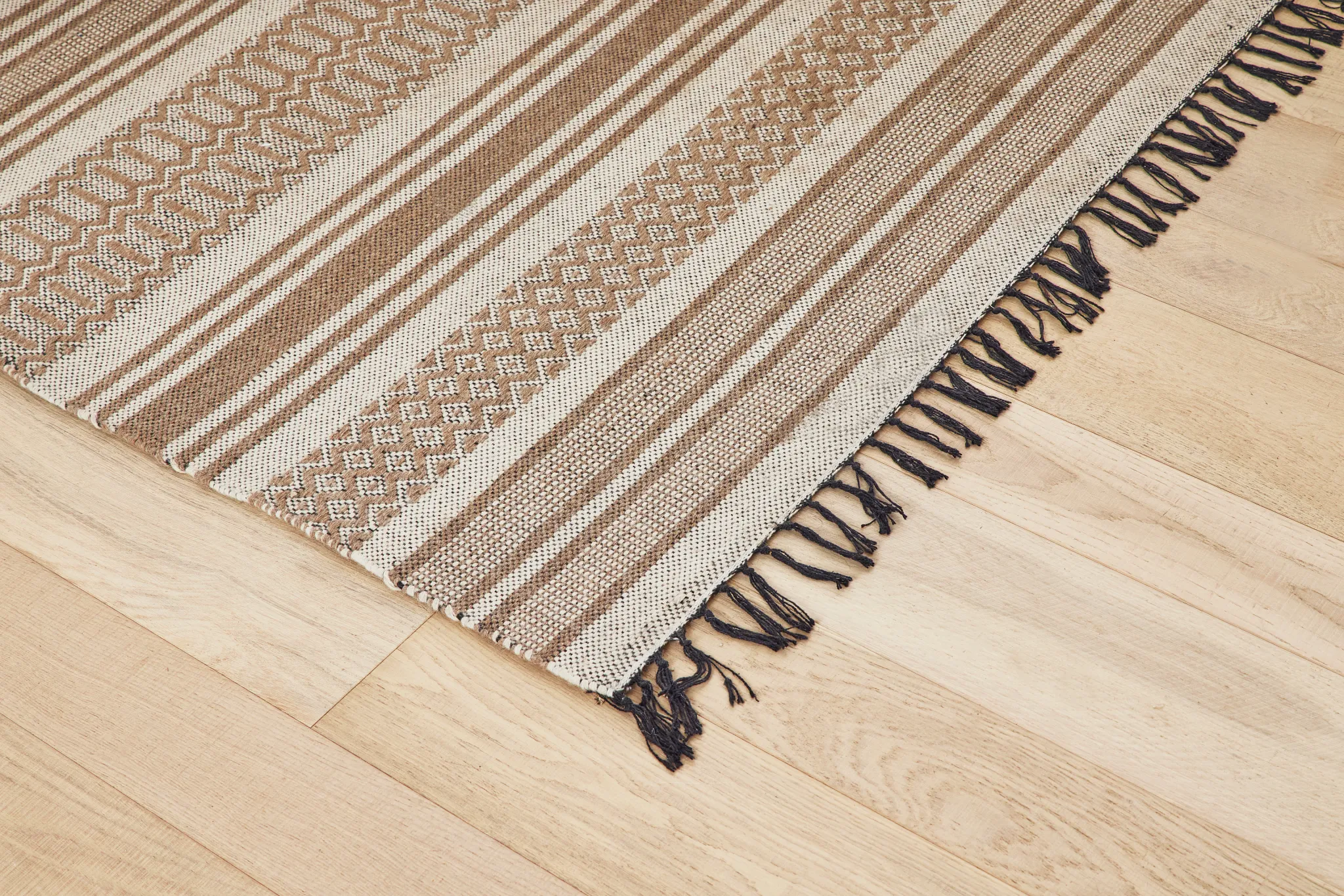 Alves Brown 5x8 Area Rug