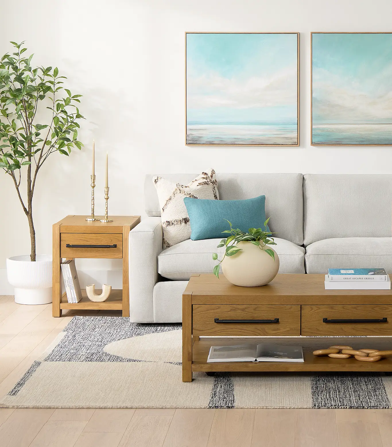 Sofas: Comfort Meets Flexibility Sofas: Comfort Meets Flexibility