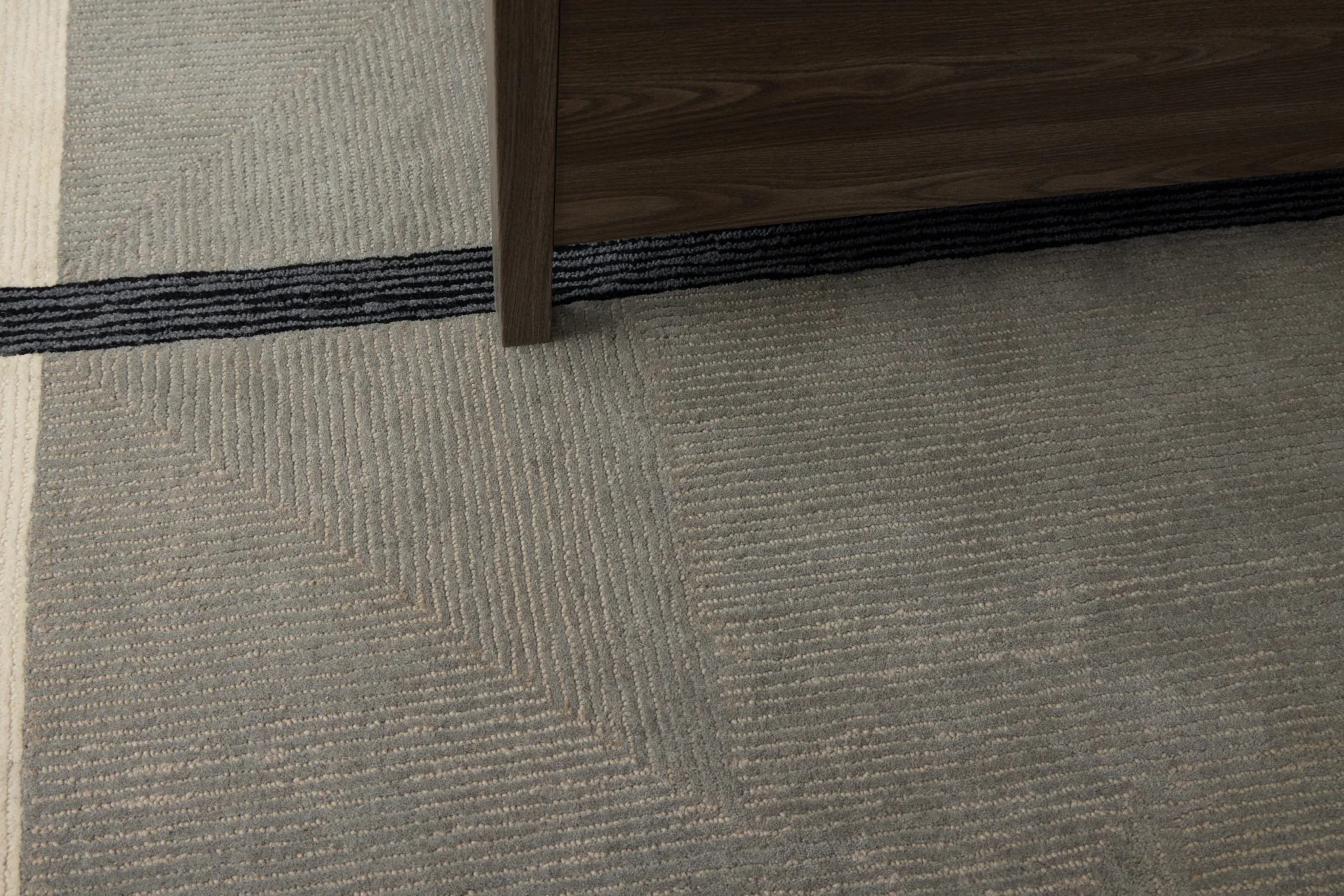 Linesi Dark Gray 8x10 Area Rug