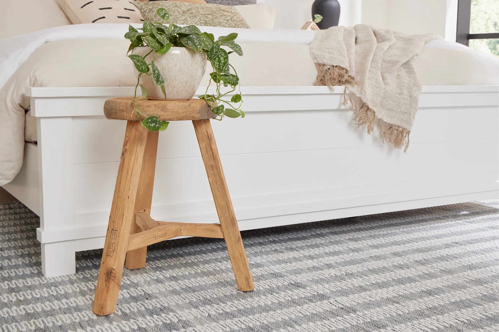 Nina Light Tone Round Stool