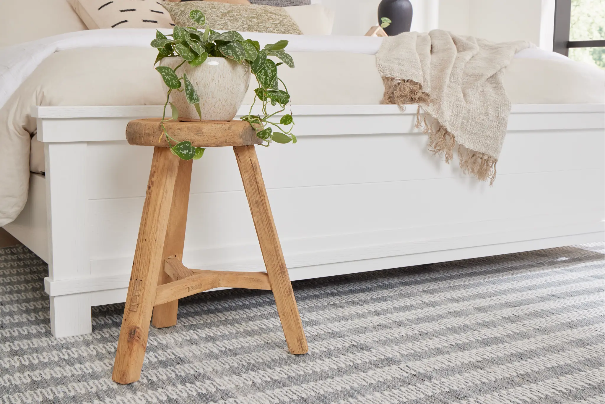 Nina Light Tone Round Stool Nina Light Tone Round Stool