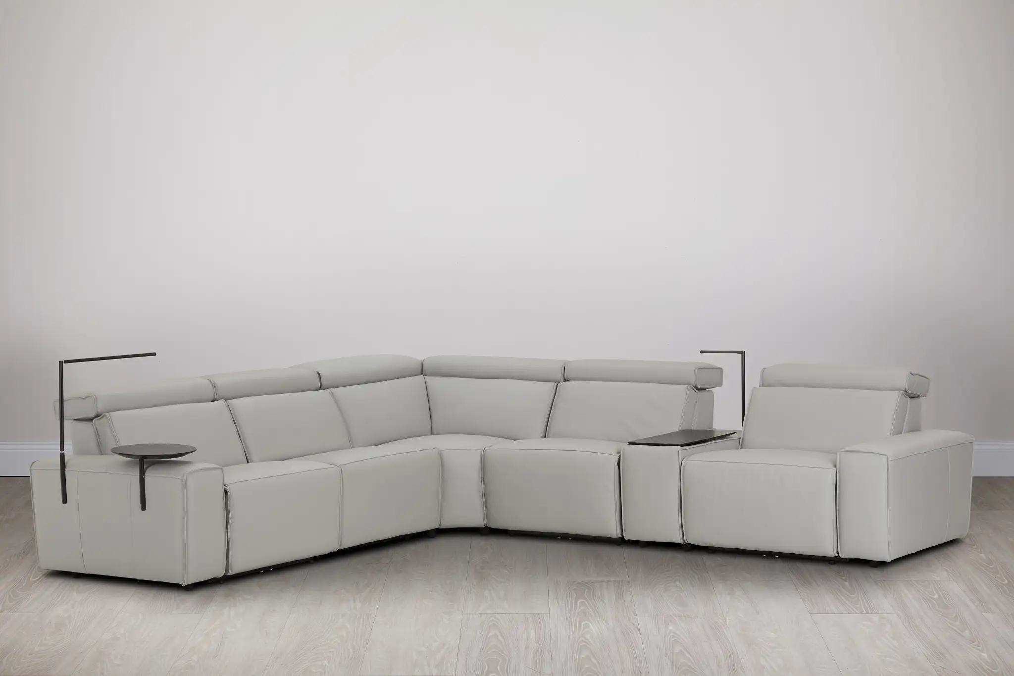 Carmelo Gray Leather Medium Triple Power Sectional W/left Table & Light Carmelo Gray Leather Medium Triple Power Sectional W/left Table & Light