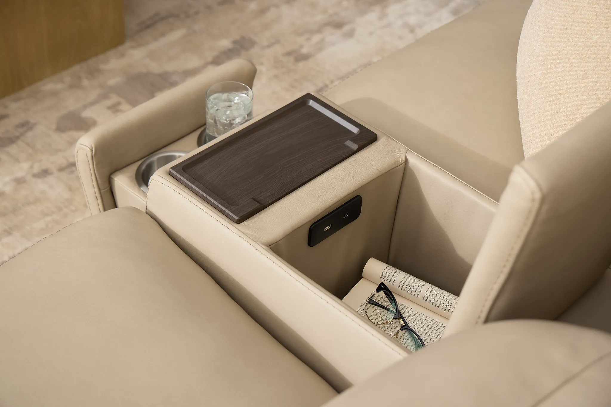 Flexsteel Brodie Taupe Lthr/vinyl Medium Triple Power 2-arm Sectional