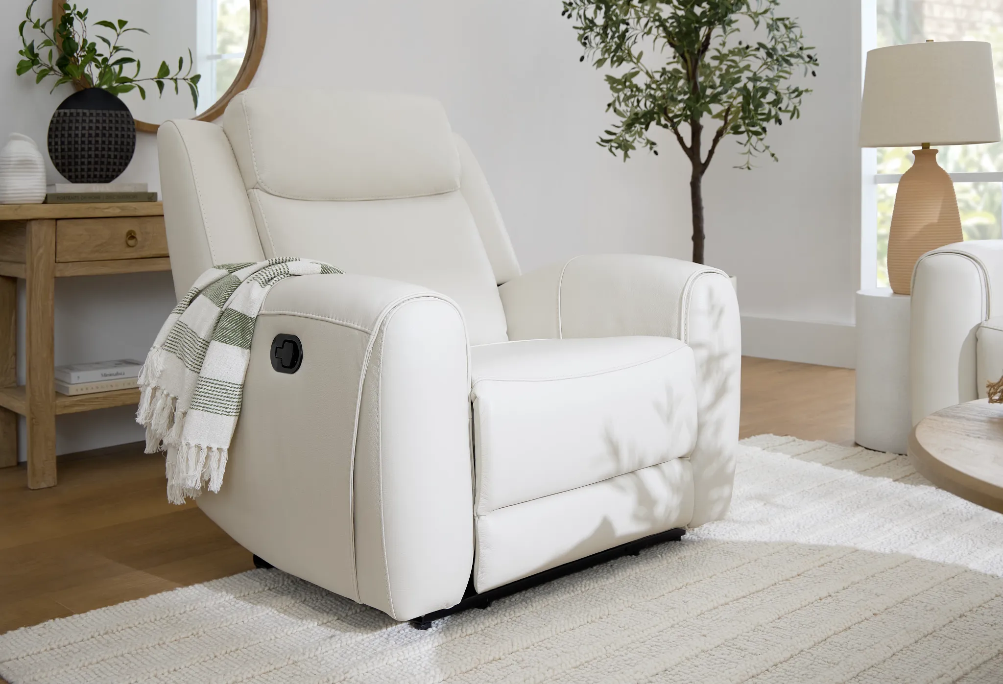 Walker Ivory Lthr/vinyl Recliner