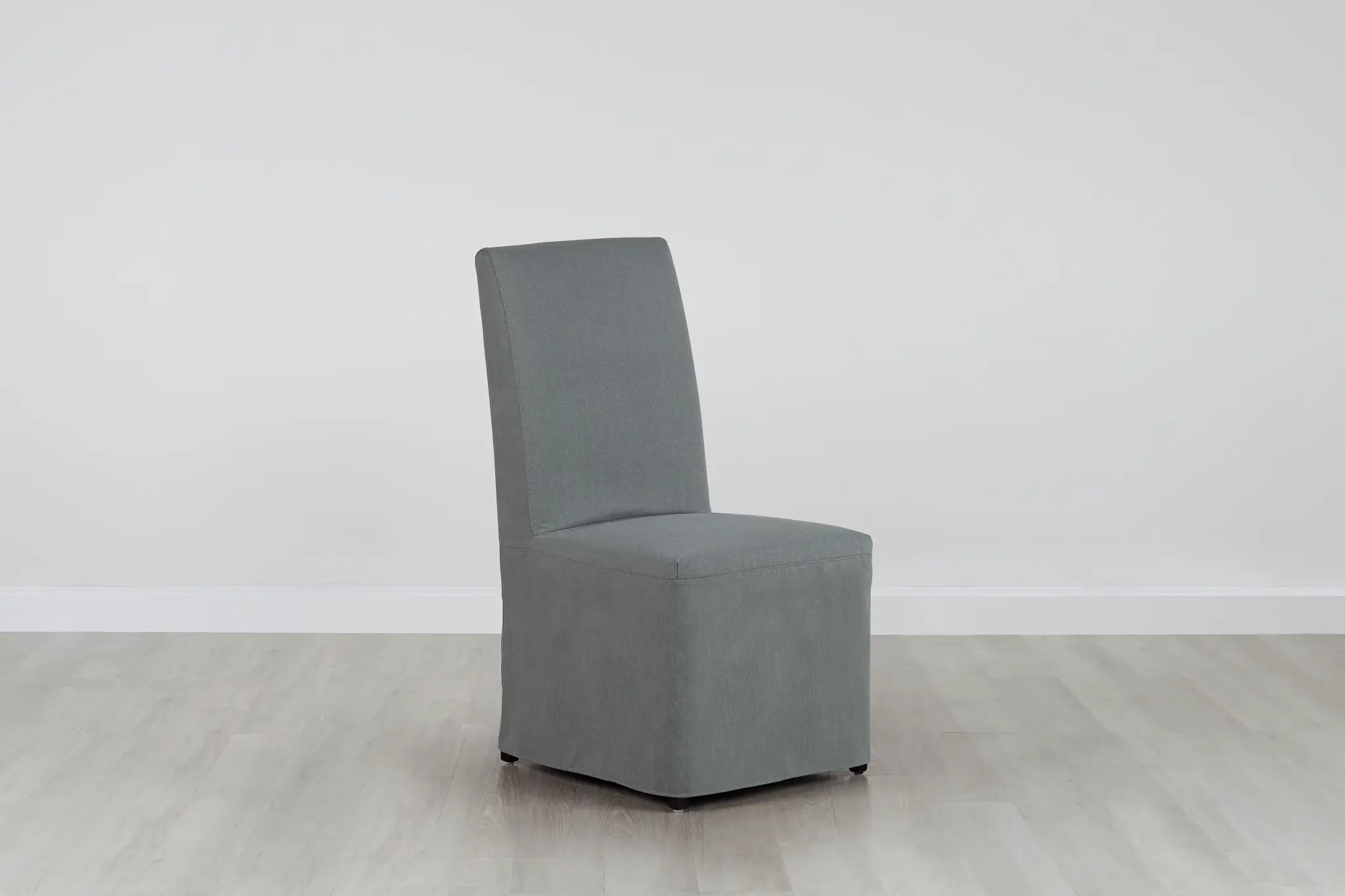 Destination Light Gray Long Slipcover Chair With Dark-tone Leg Destination Light Gray Long Slipcover Chair With Dark-tone Leg