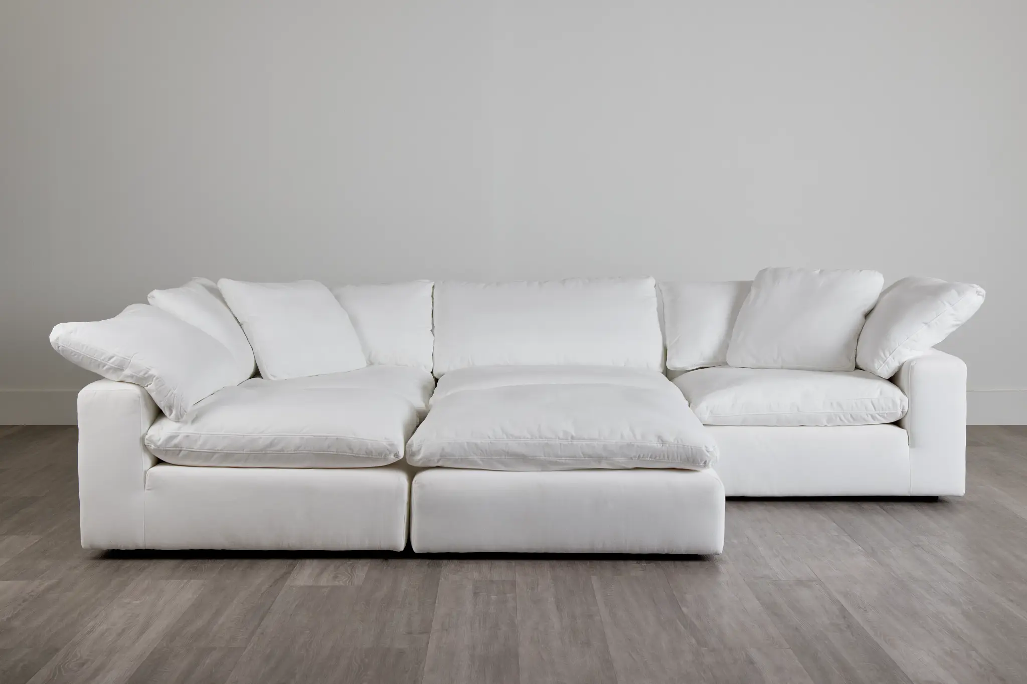 Nixon White Fabric 5pc Bumper Sectional Nixon White Fabric 5pc Bumper Sectional