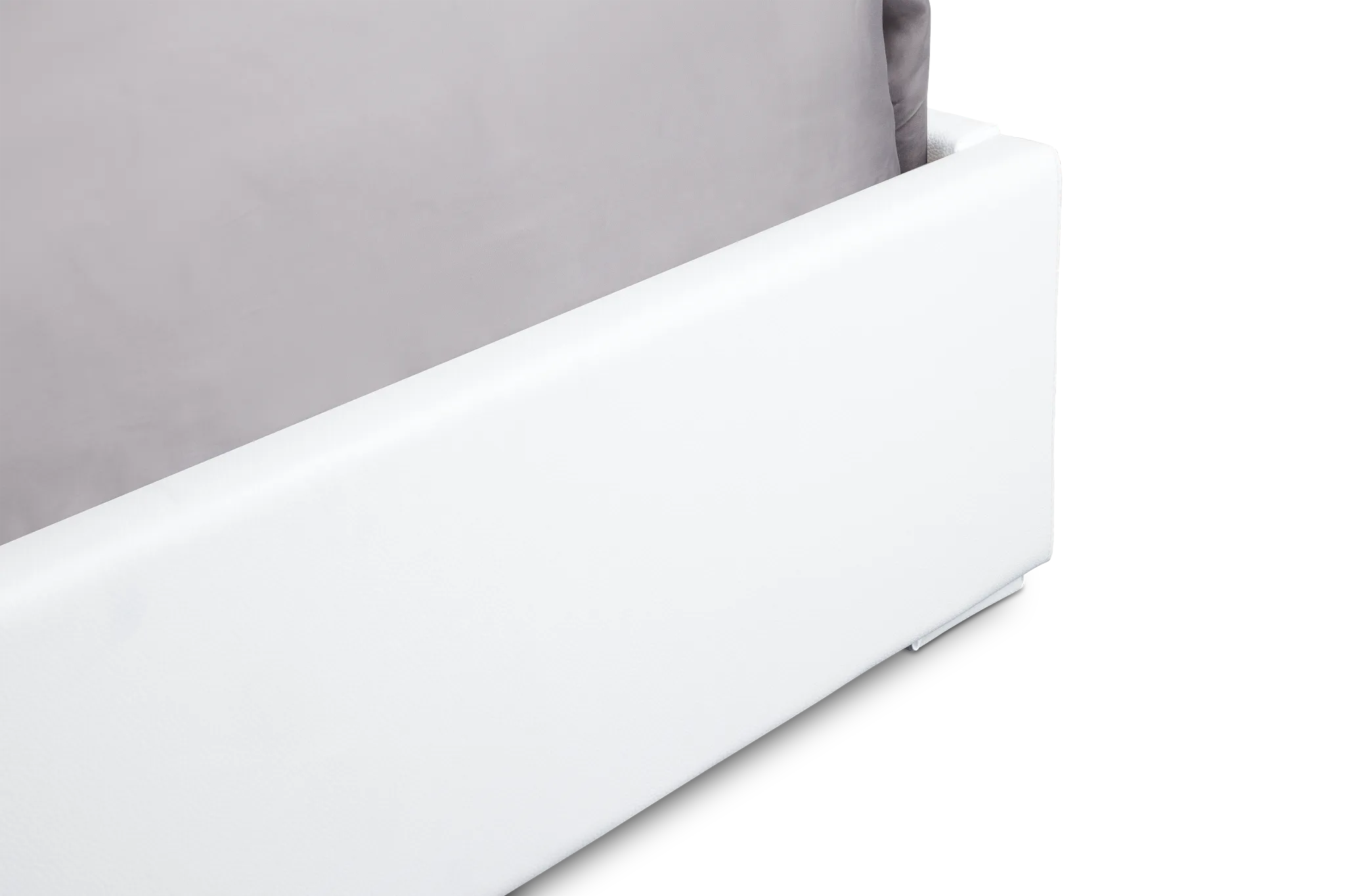 Doral White Uph Spread Bed