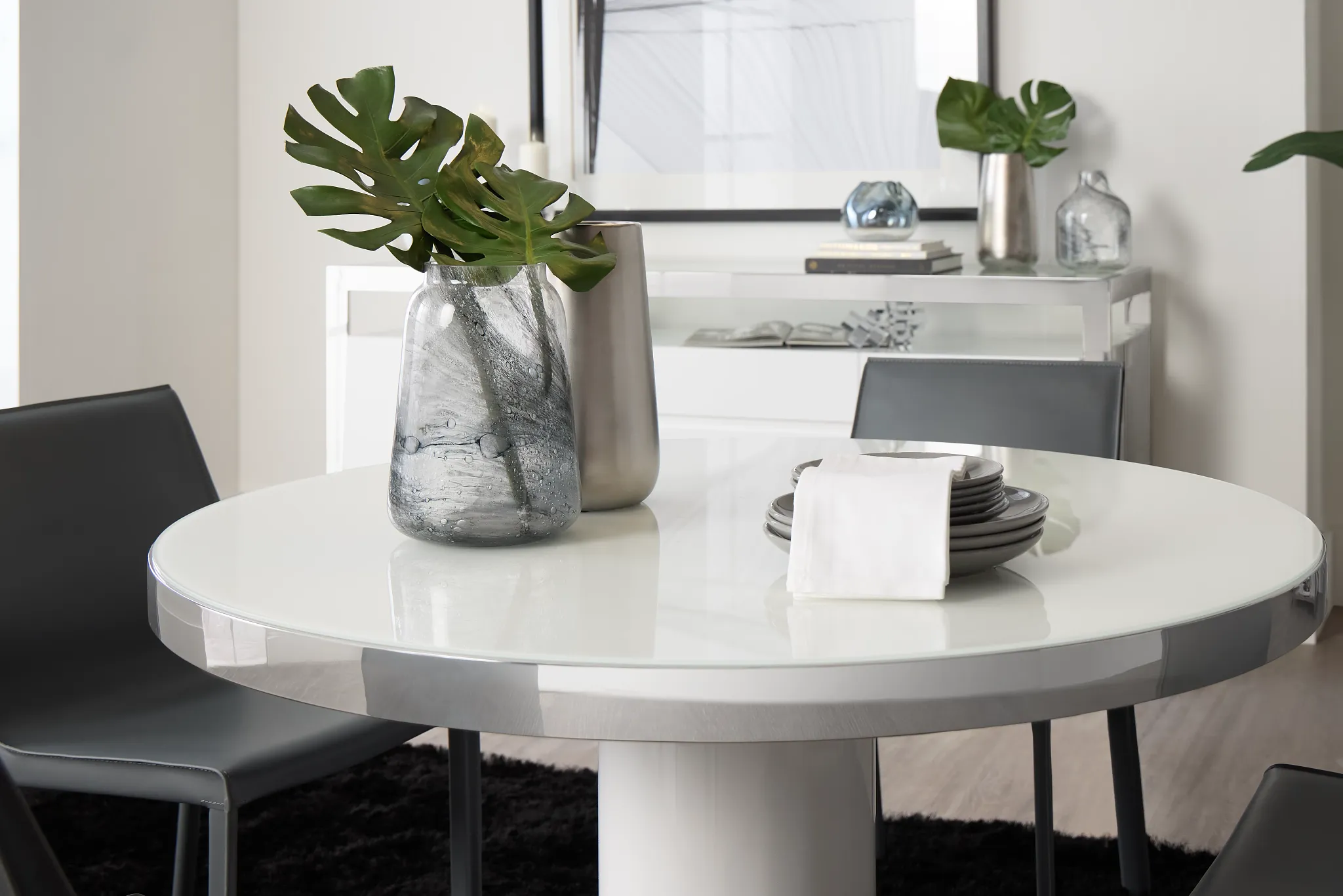 Miami White 47" Round Table