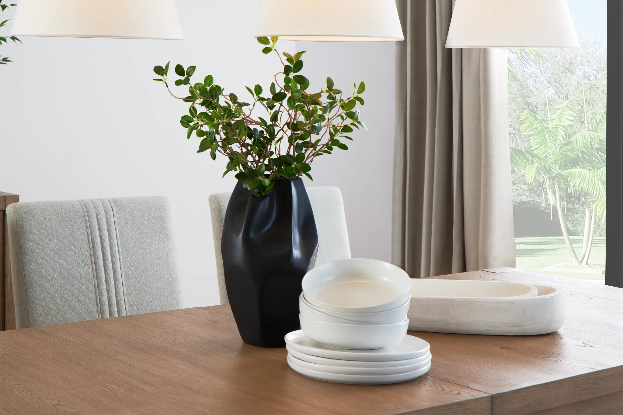 Honor Black Ceramic Vase