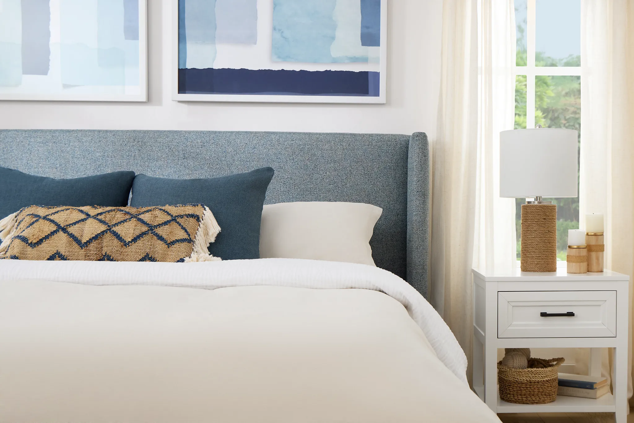 Captiva Natural Beauty Light Blue 48" Upholstered Shelter Bed