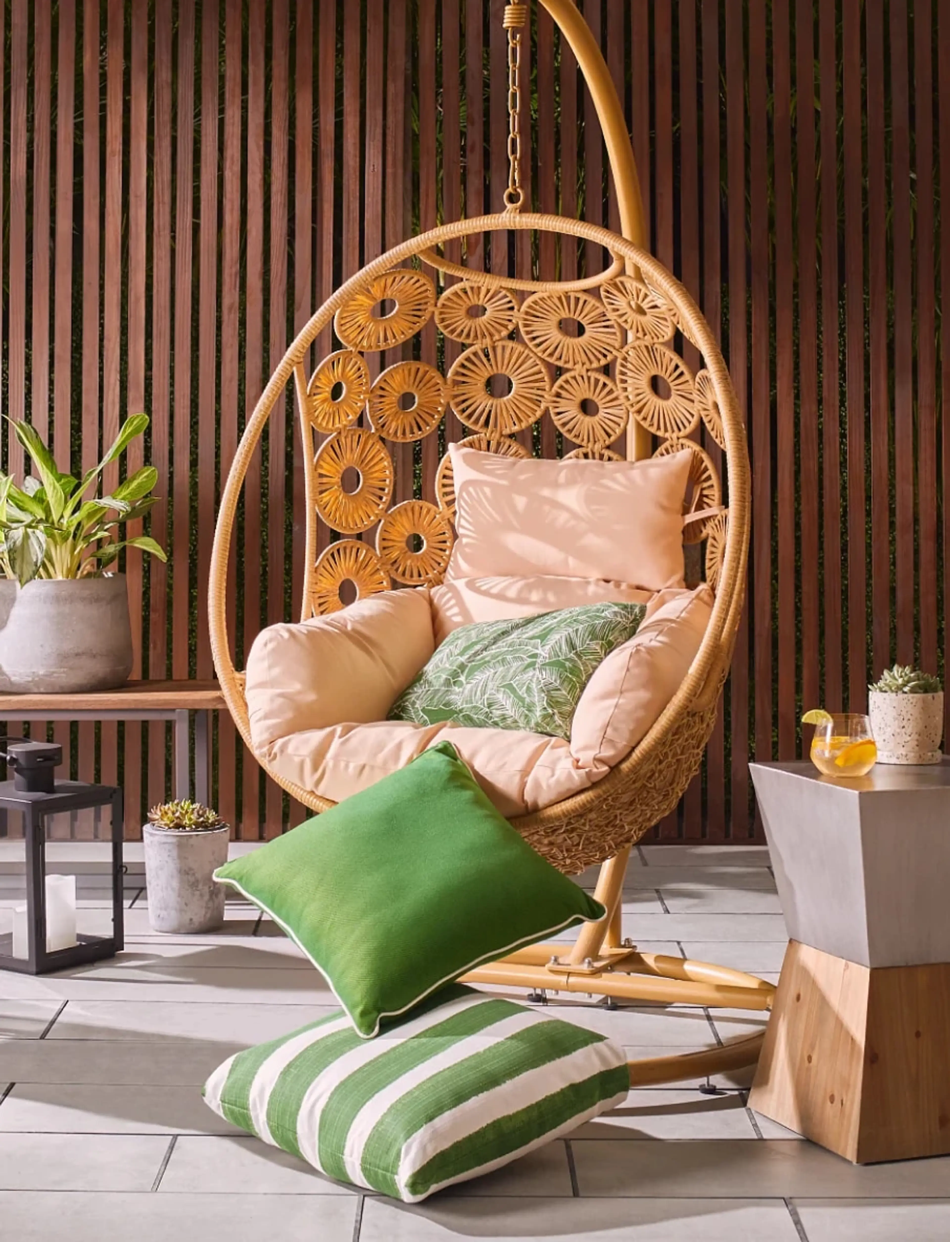 Benefits of Mildew-Resistant Outdoor Furniture
