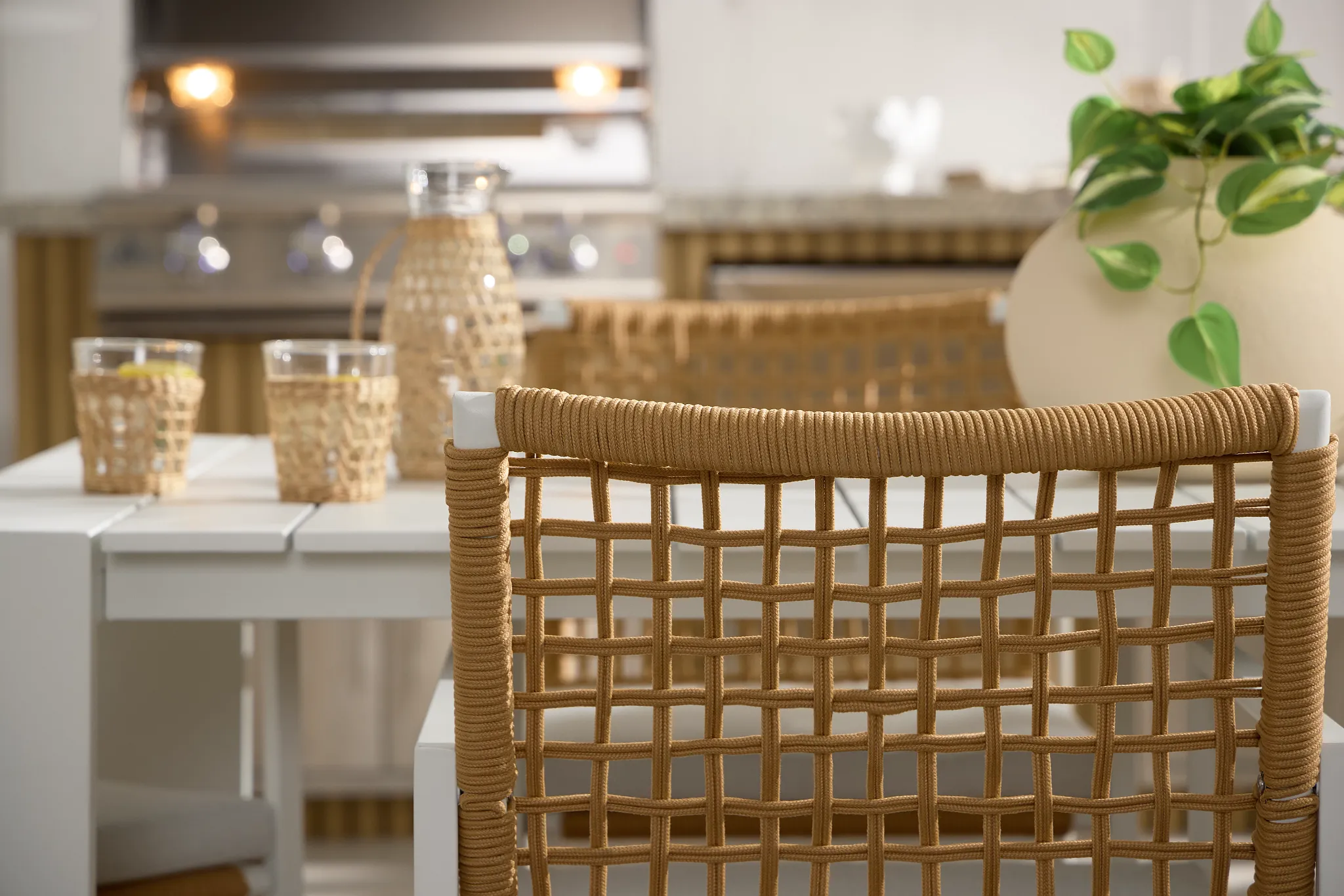 Sunrise White Aluminum Arm Chair