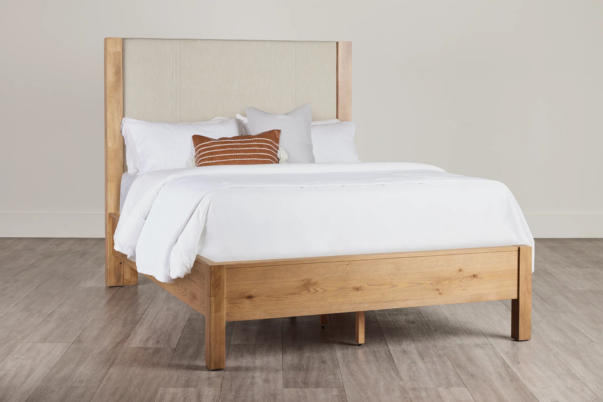 Tahoe Light Tone Uph Panel Bed