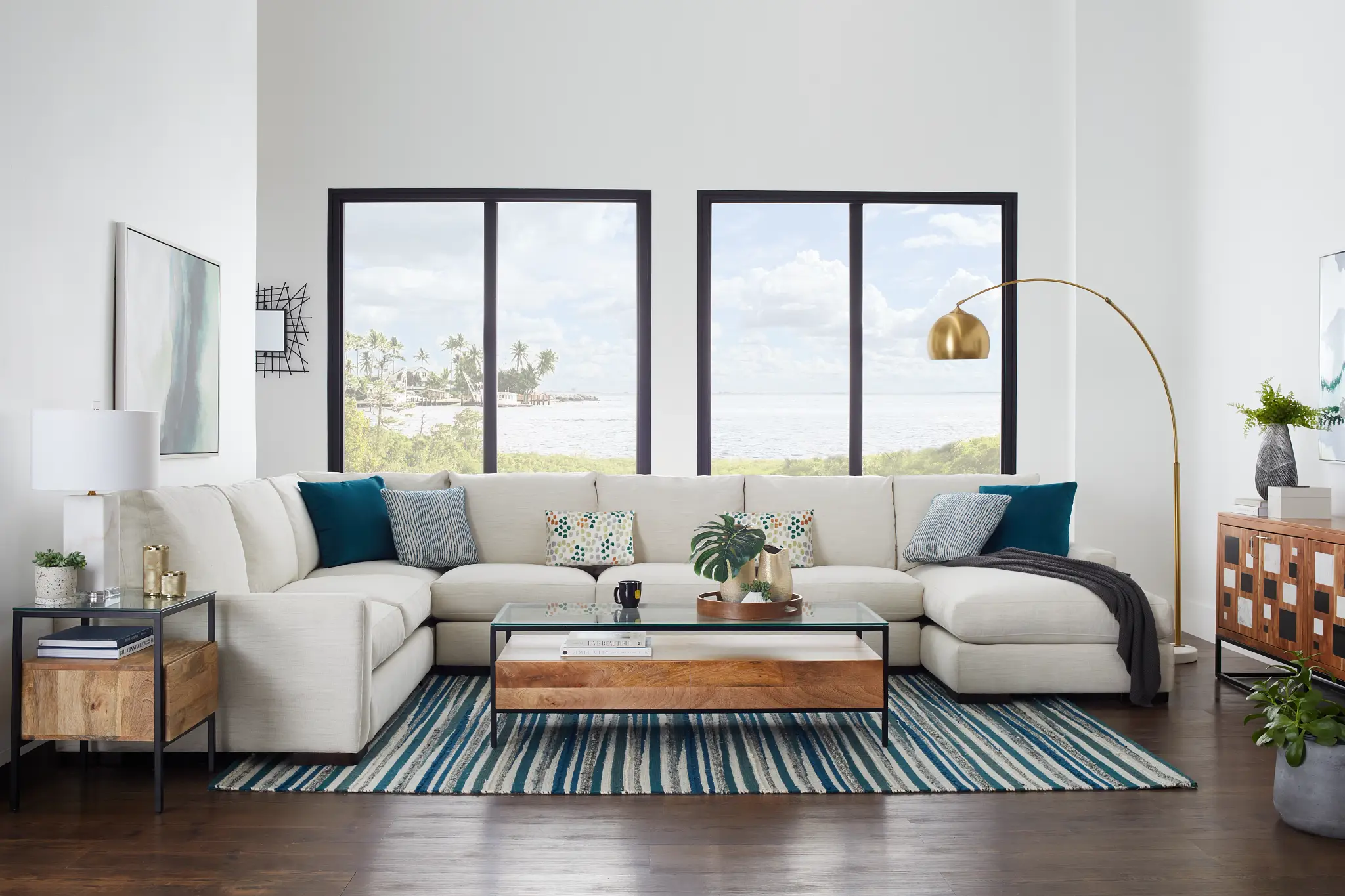 Edgewater Peyton White Large Right Chaise Sectional Edgewater Peyton White Large Right Chaise Sectional