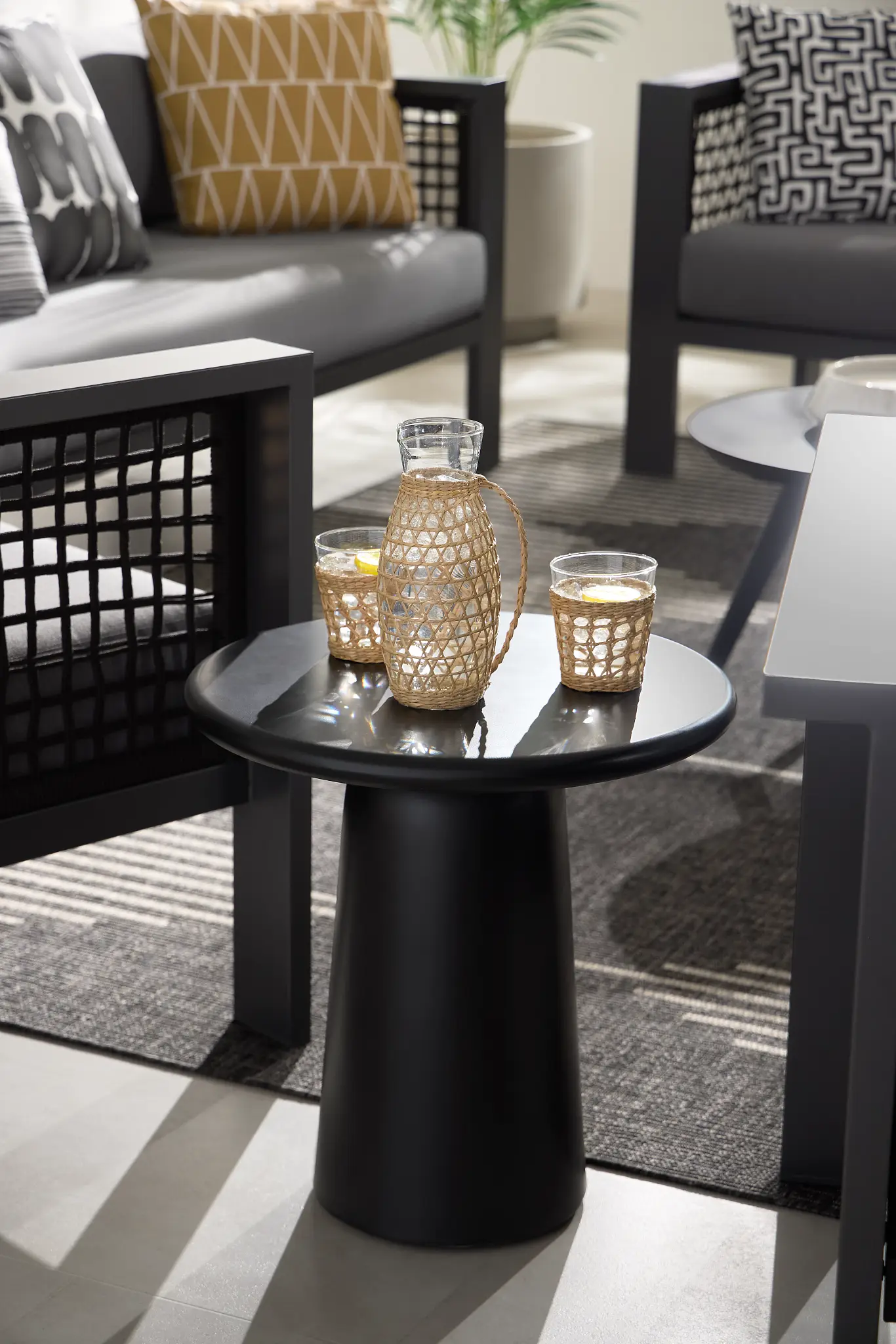 Malo Black Round End Table Malo Black Round End Table