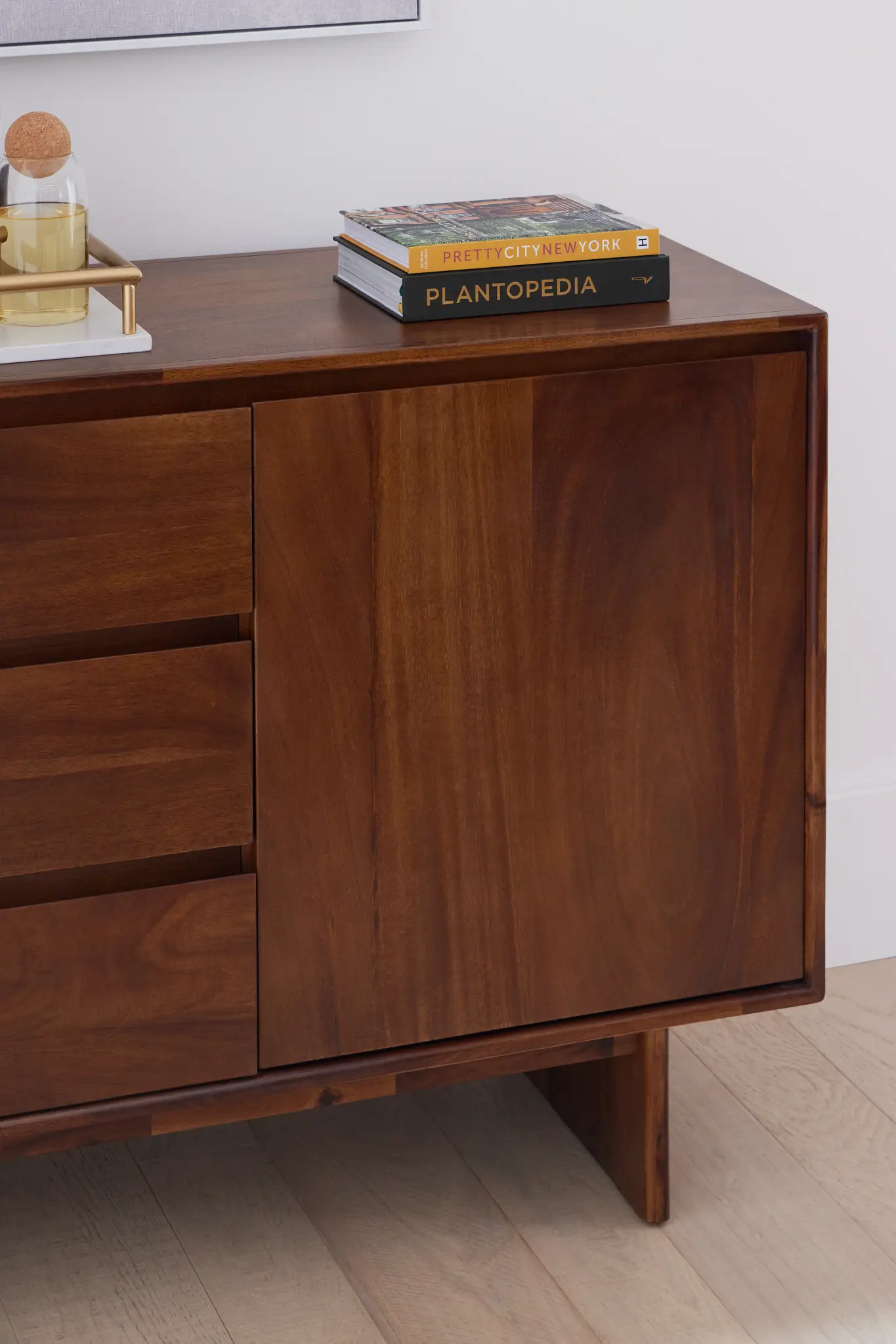 Bowery Dark Tone Server Bowery Dark Tone Server