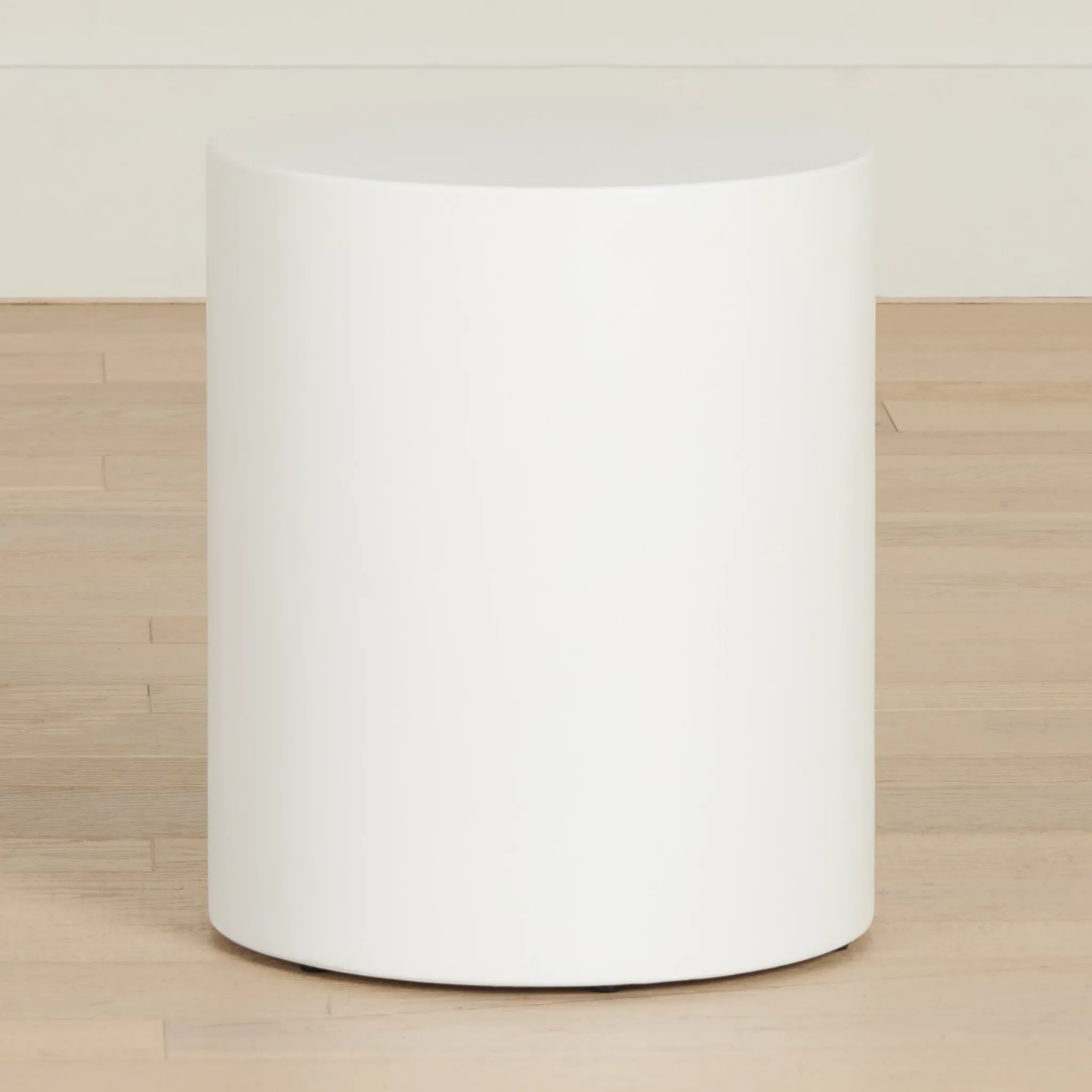 Tai White In/out Round End Table