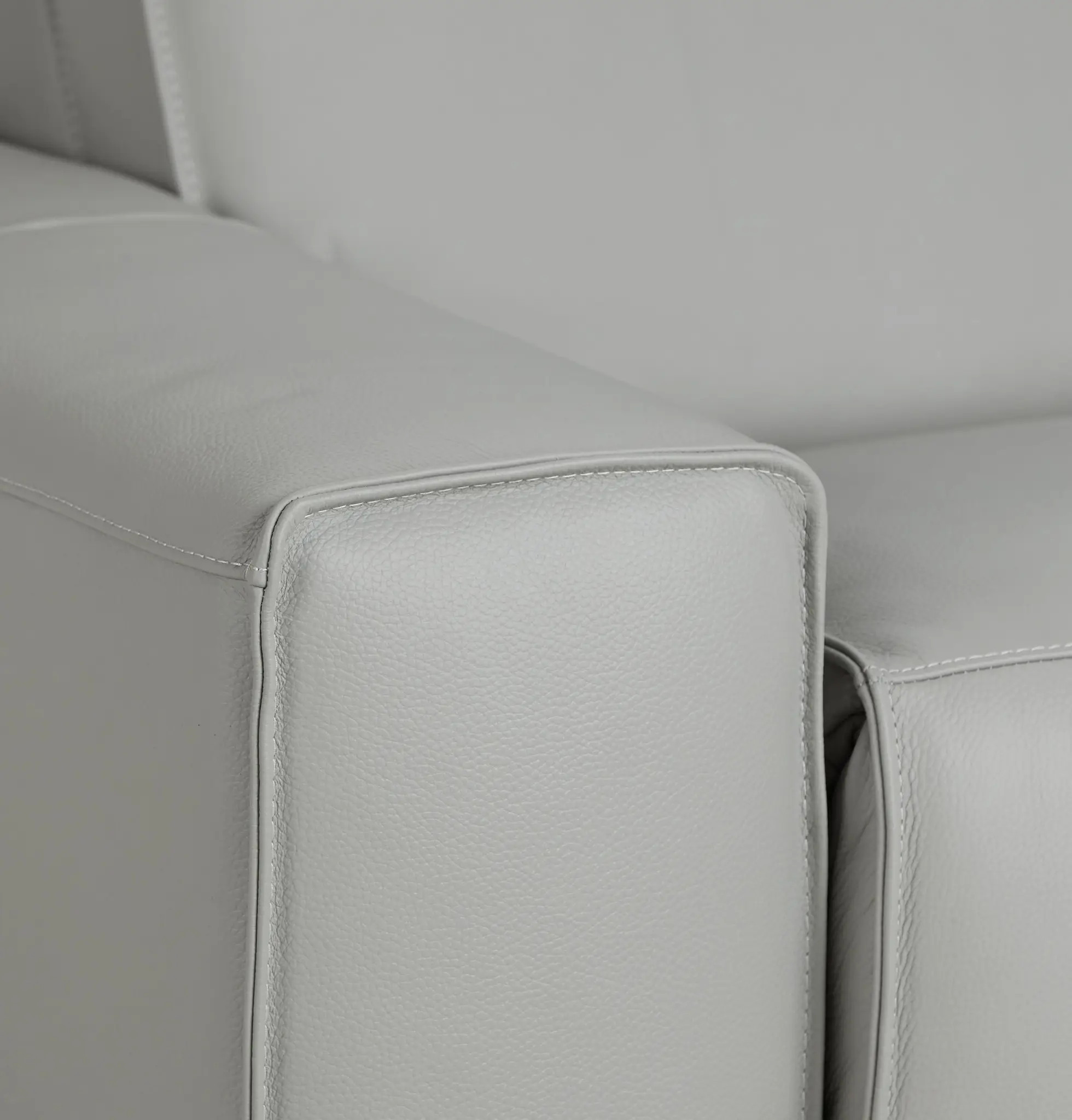 Carmelo Gray Leather Power Recliner Carmelo Gray Leather Power Recliner