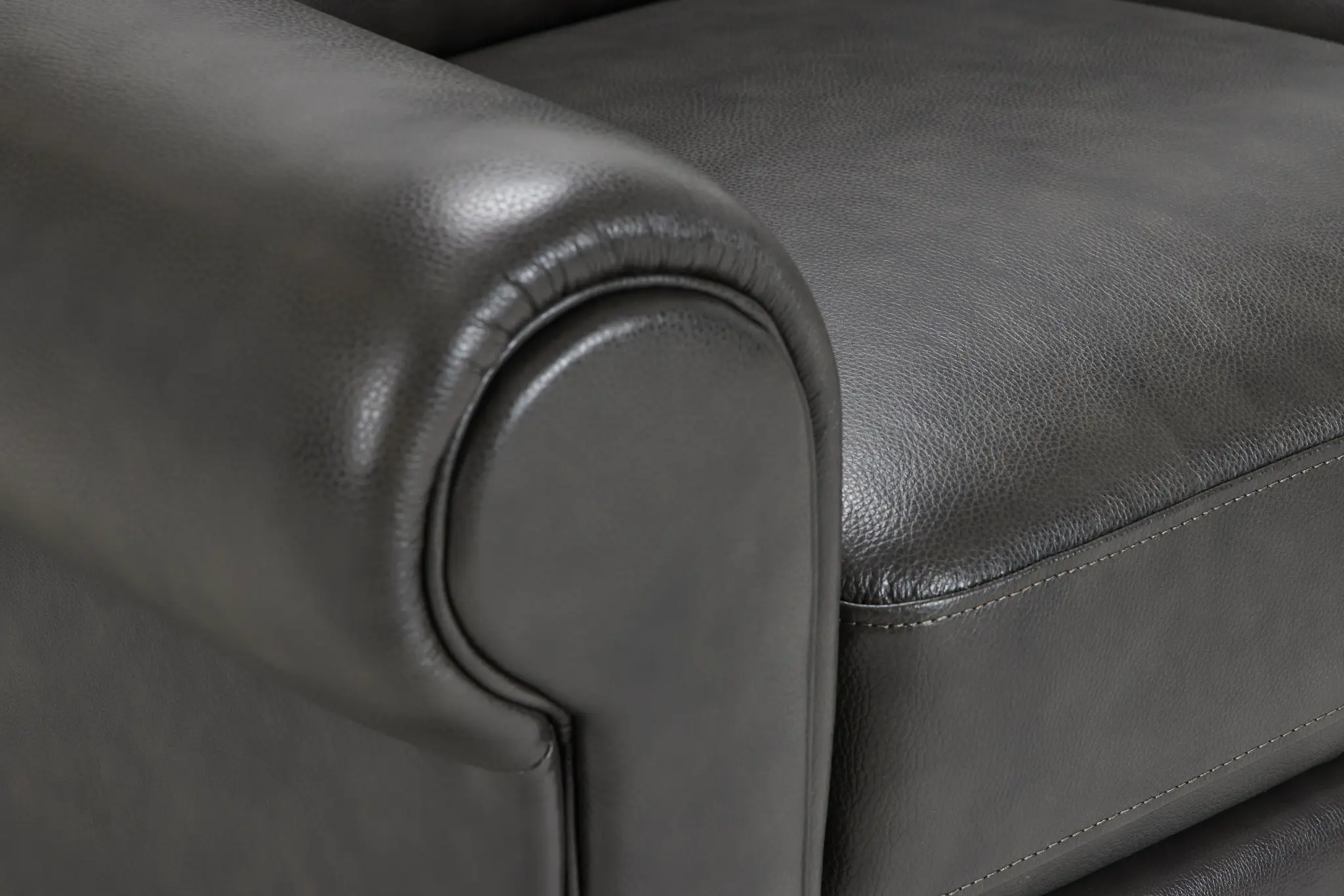 Lincoln Dark Gray Lthr/vinyl Loveseat Lincoln Dark Gray Lthr/vinyl Loveseat