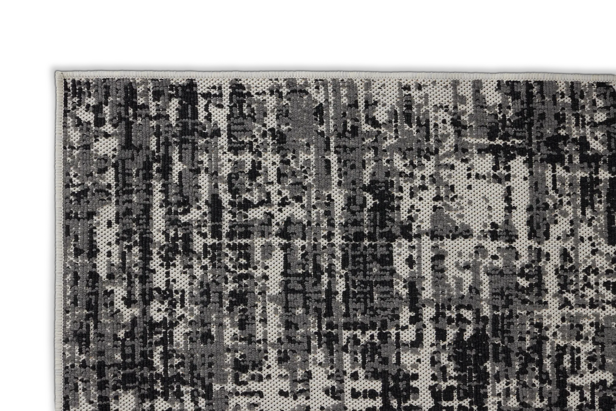 Torres Black Indoor/outdoor 5x7 Area Rug