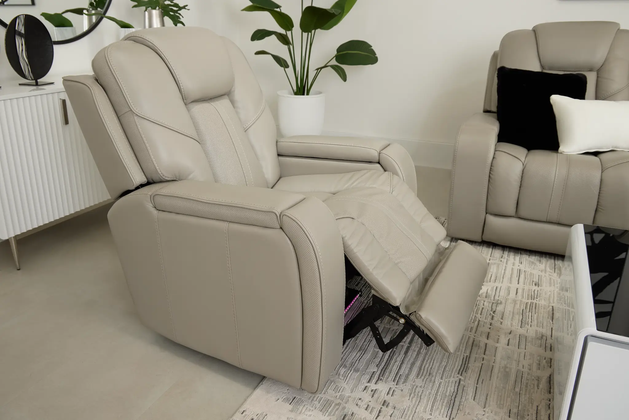 Eclipse Light Gray Lthr/vinyl Power Recliner Eclipse Light Gray Lthr/vinyl Power Recliner