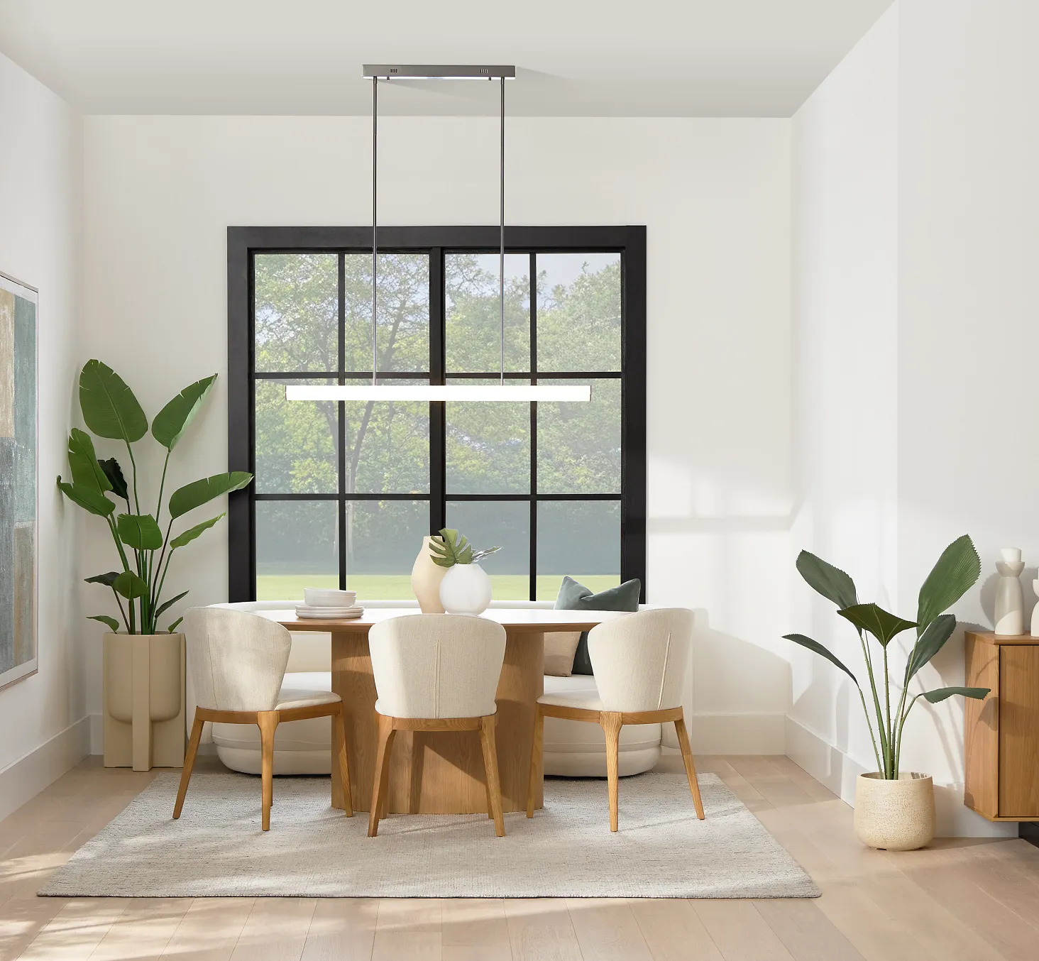 Essential Dining Room Layout and Furniture for Hosting Guests Comfortably