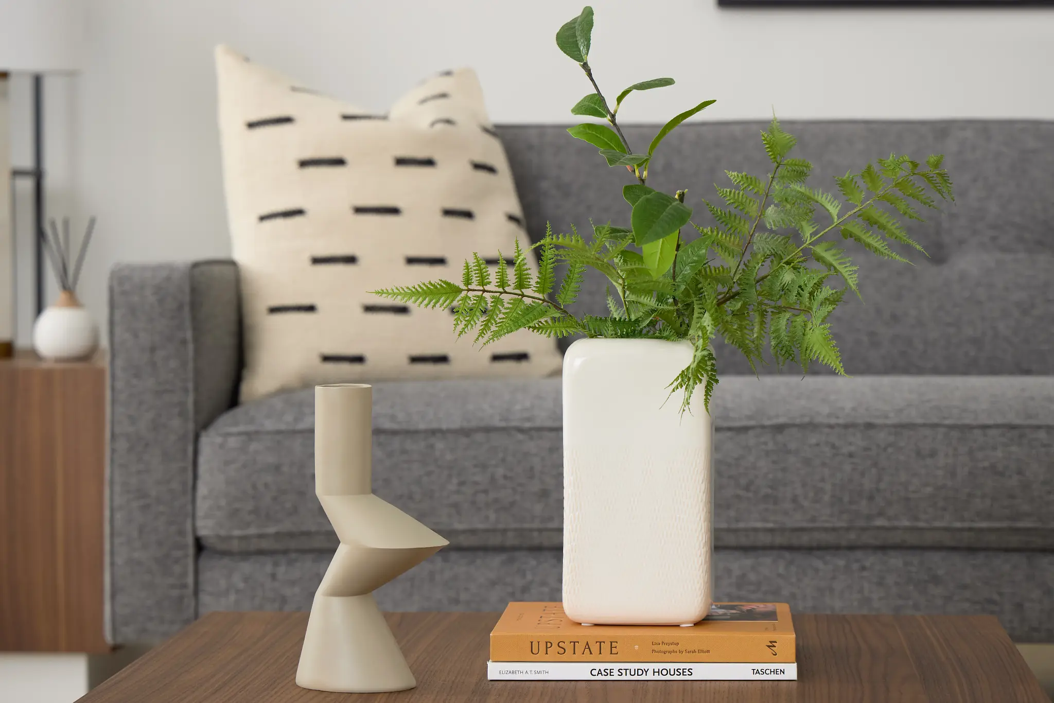 Rowi Ivory Medium Vase Rowi Ivory Medium Vase