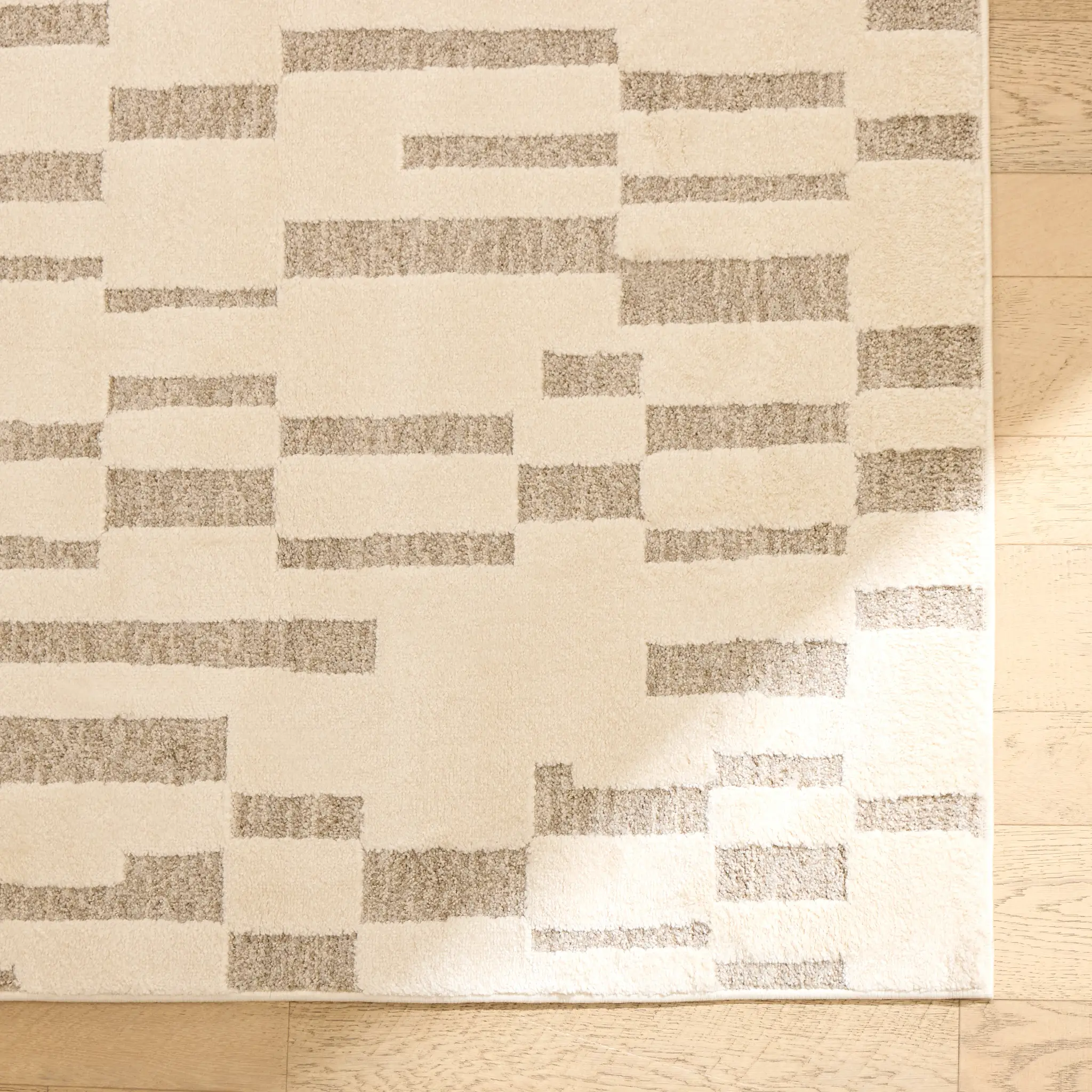 Elynn Light Gray 5x8 Area Rug Elynn Light Gray 5x8 Area Rug
