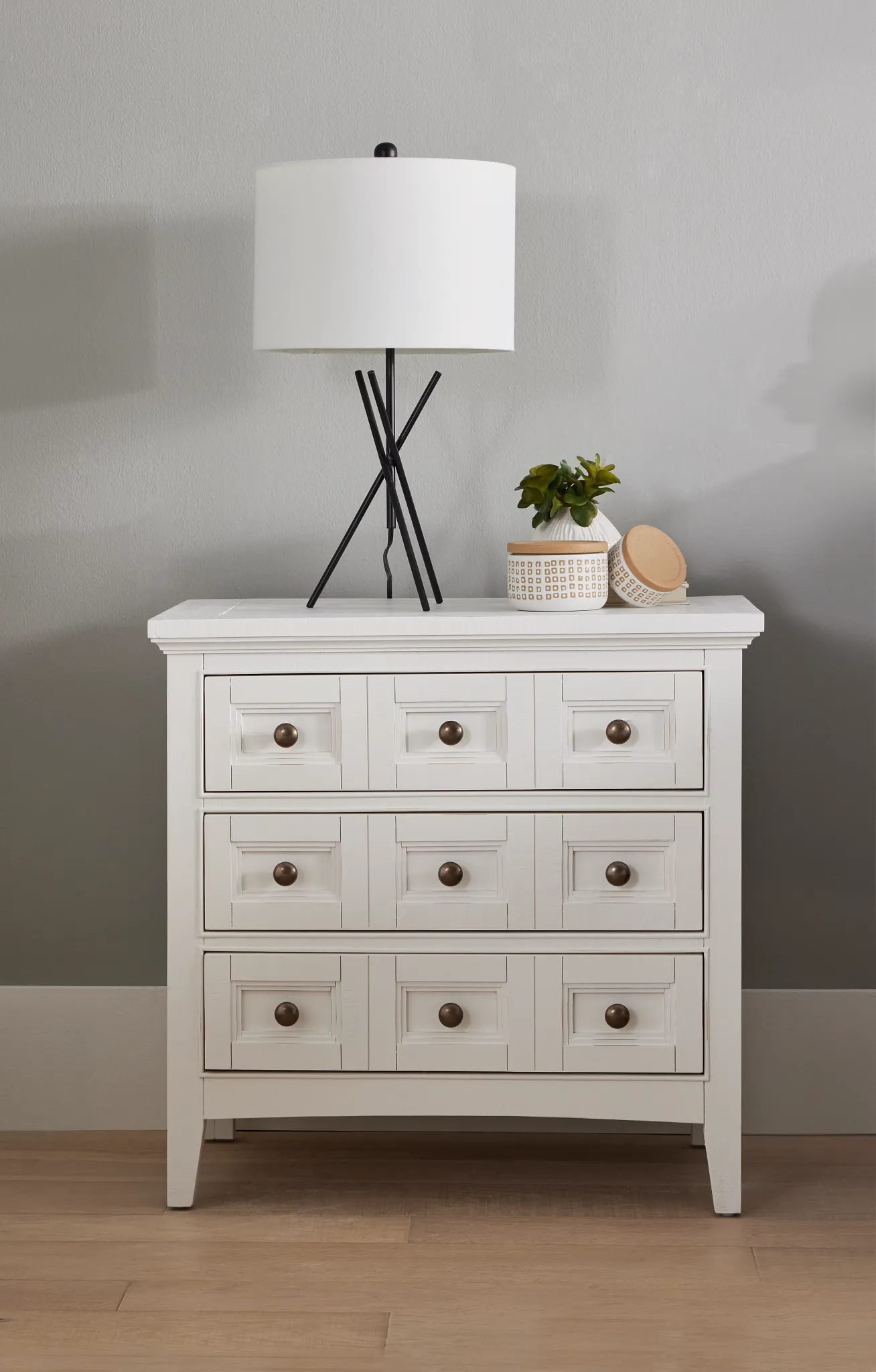 Tripod Metal Table Lamp