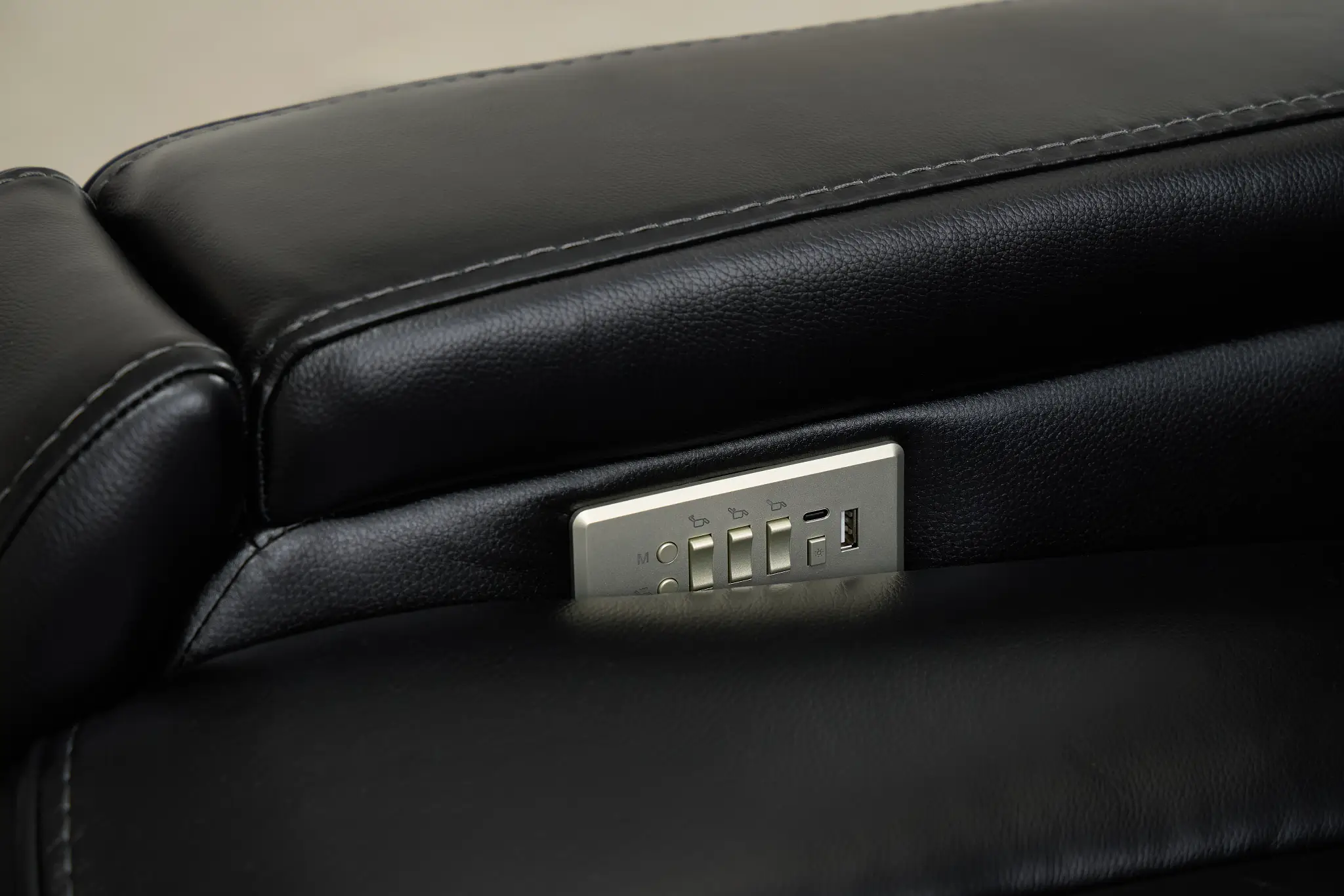 Eclipse Black Lthr/vinyl Power Recliner Eclipse Black Lthr/vinyl Power Recliner