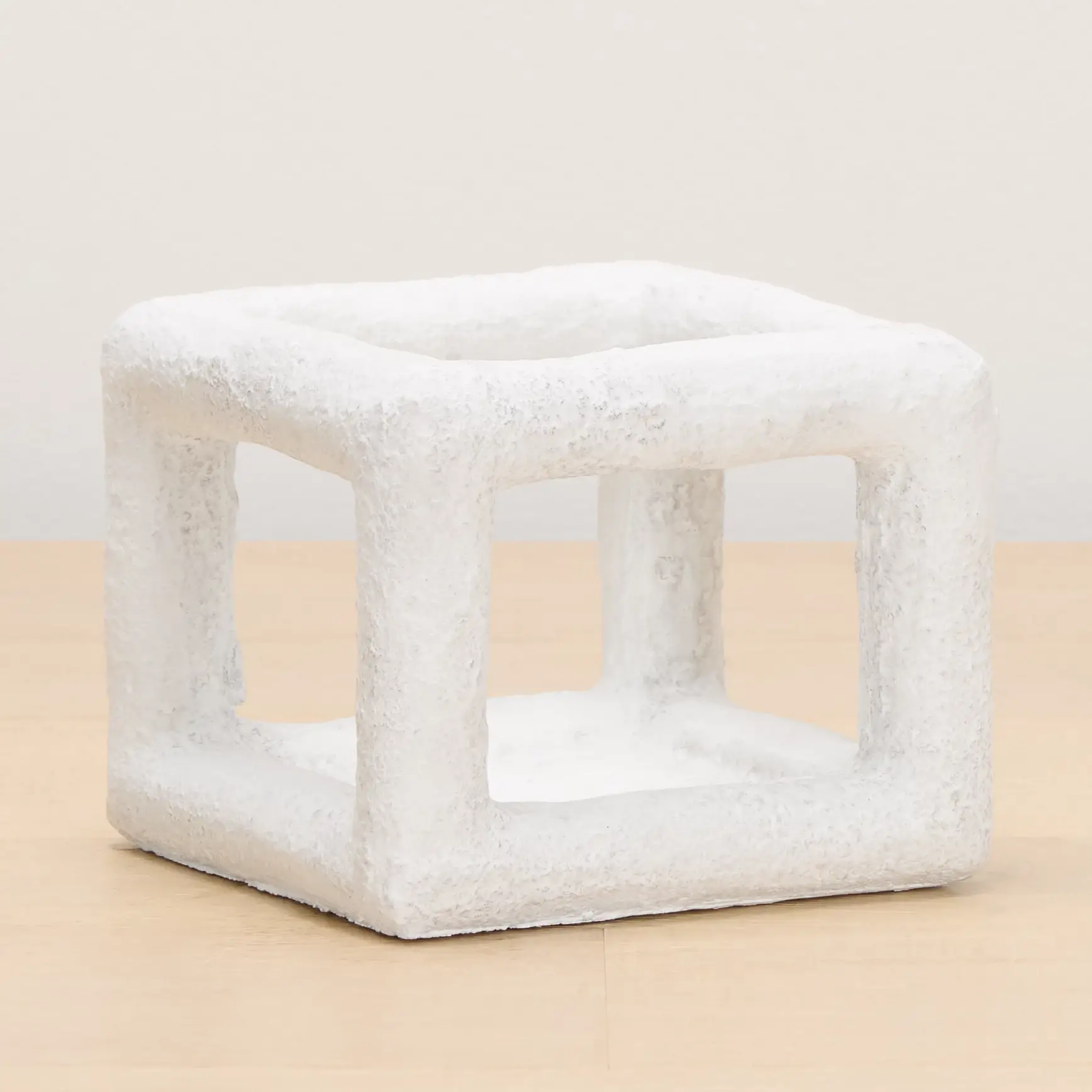 Mai White Large Sculpture Mai White Large Sculpture