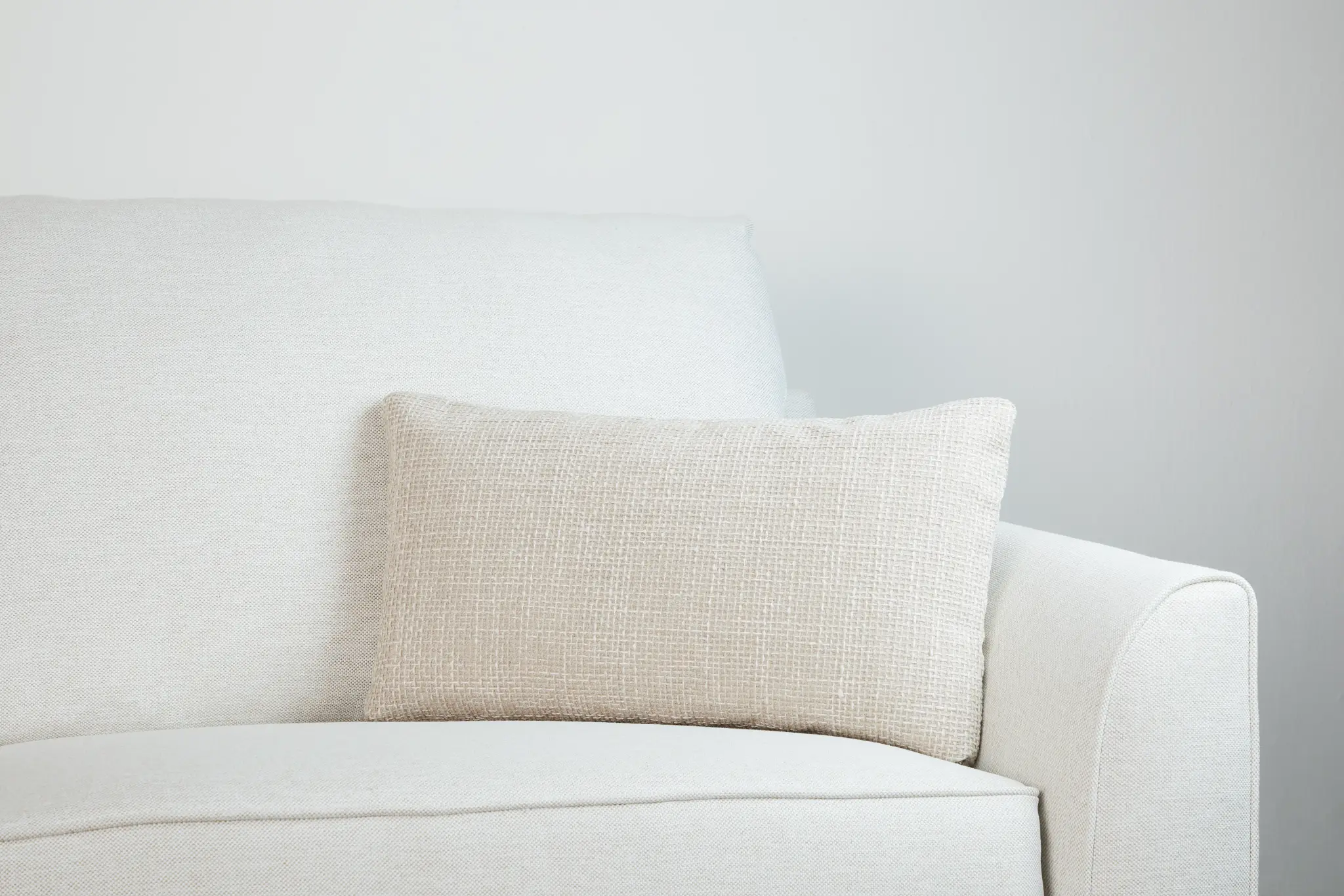 Sutt Taupe Lumbar Accent Pillow Sutt Taupe Lumbar Accent Pillow