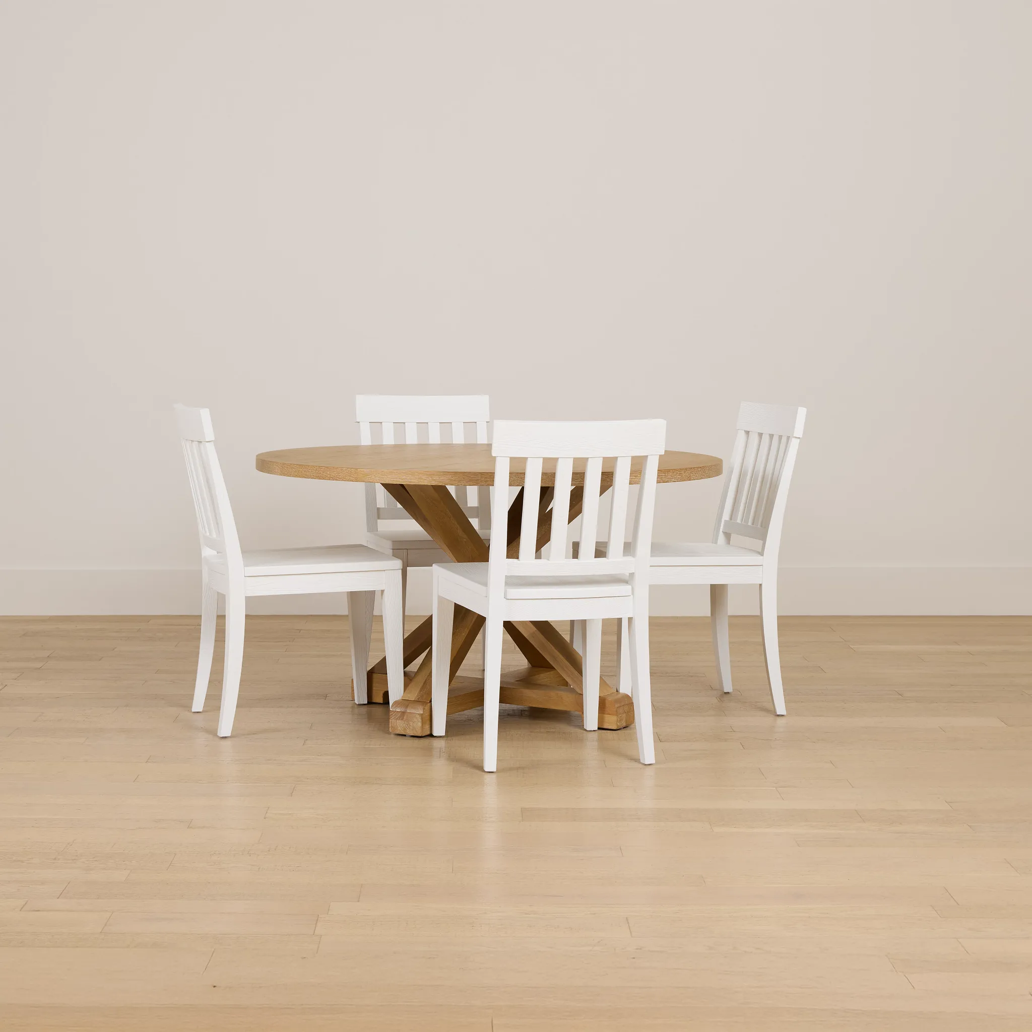 Nantucket Light Tone Round Table & 4 White Wood Chairs