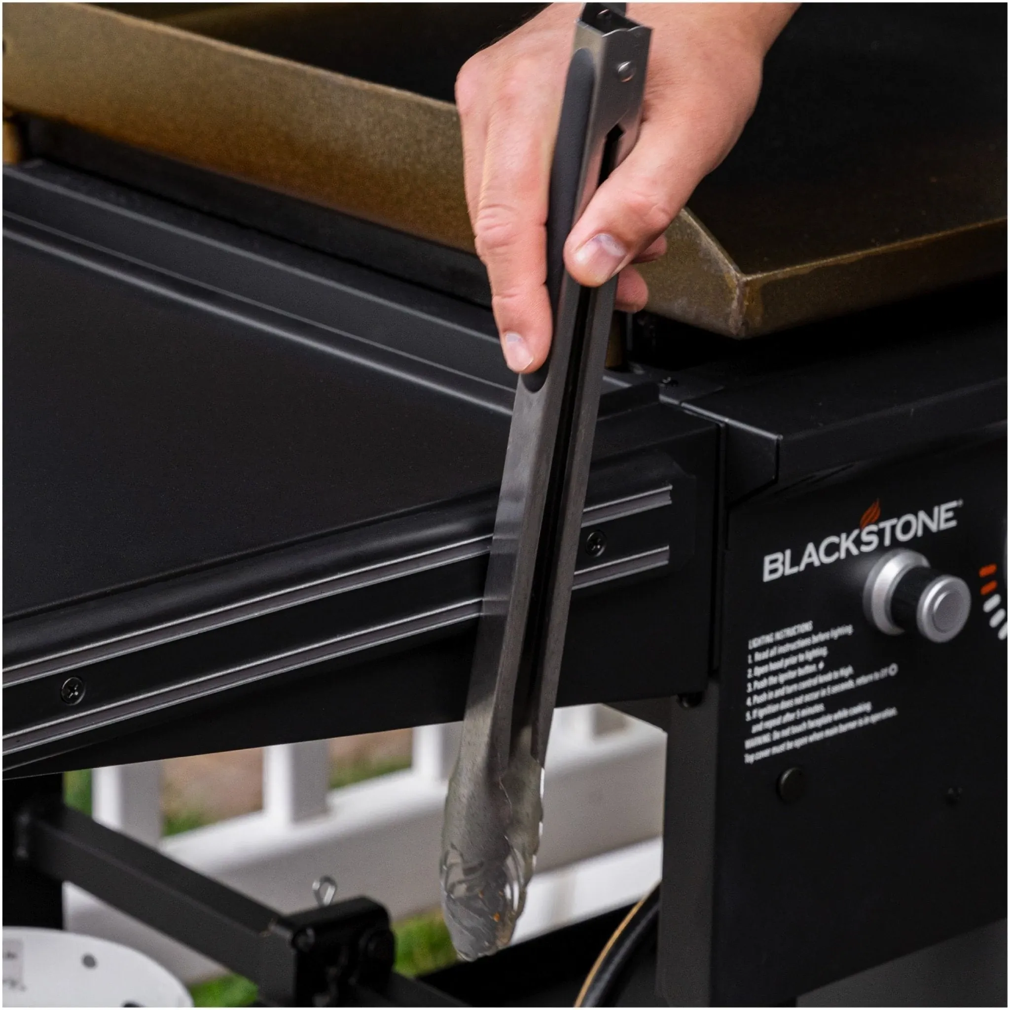 Blackstone Omnivore 28" Gas Griddle With Hood