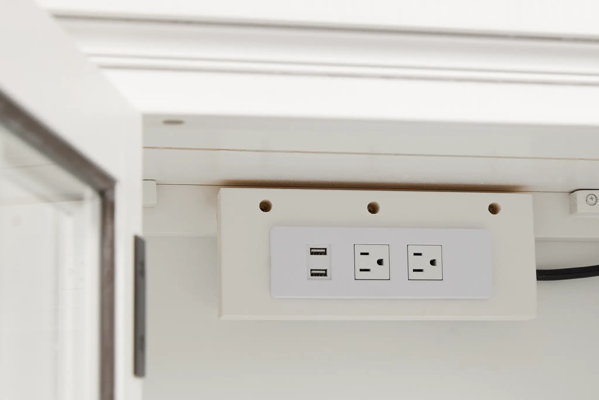 Heron Cove White 90" Tv Stand Heron Cove White 90" Tv Stand