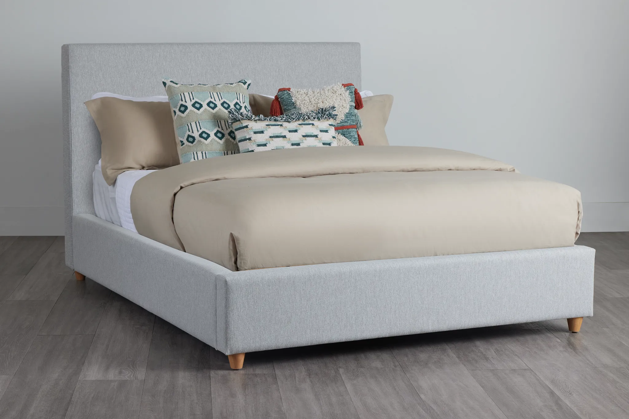 Chelsea Light Gray Uph Platform Bed