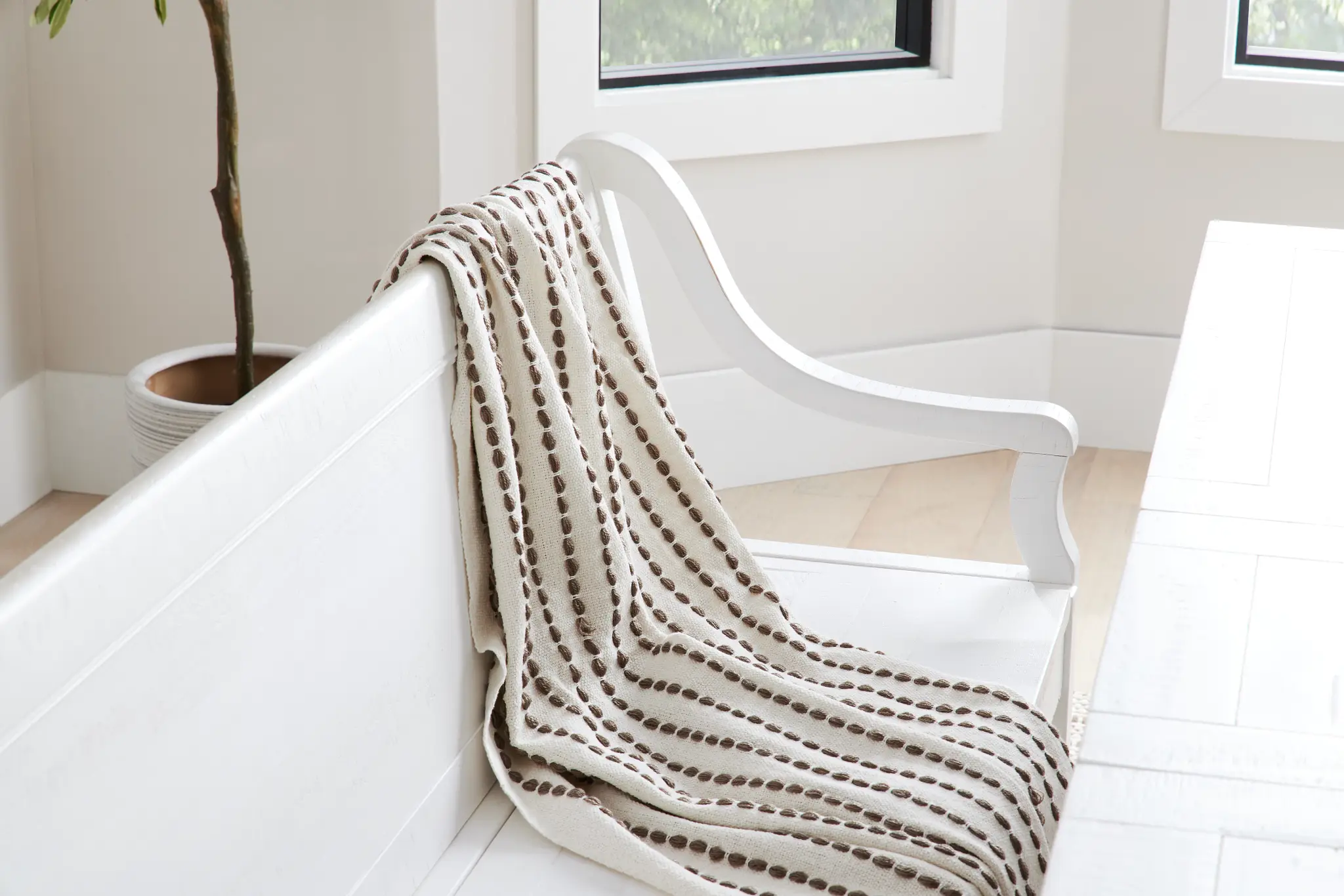 Heron Cove White Storage Dining Bench Heron Cove White Storage Dining Bench