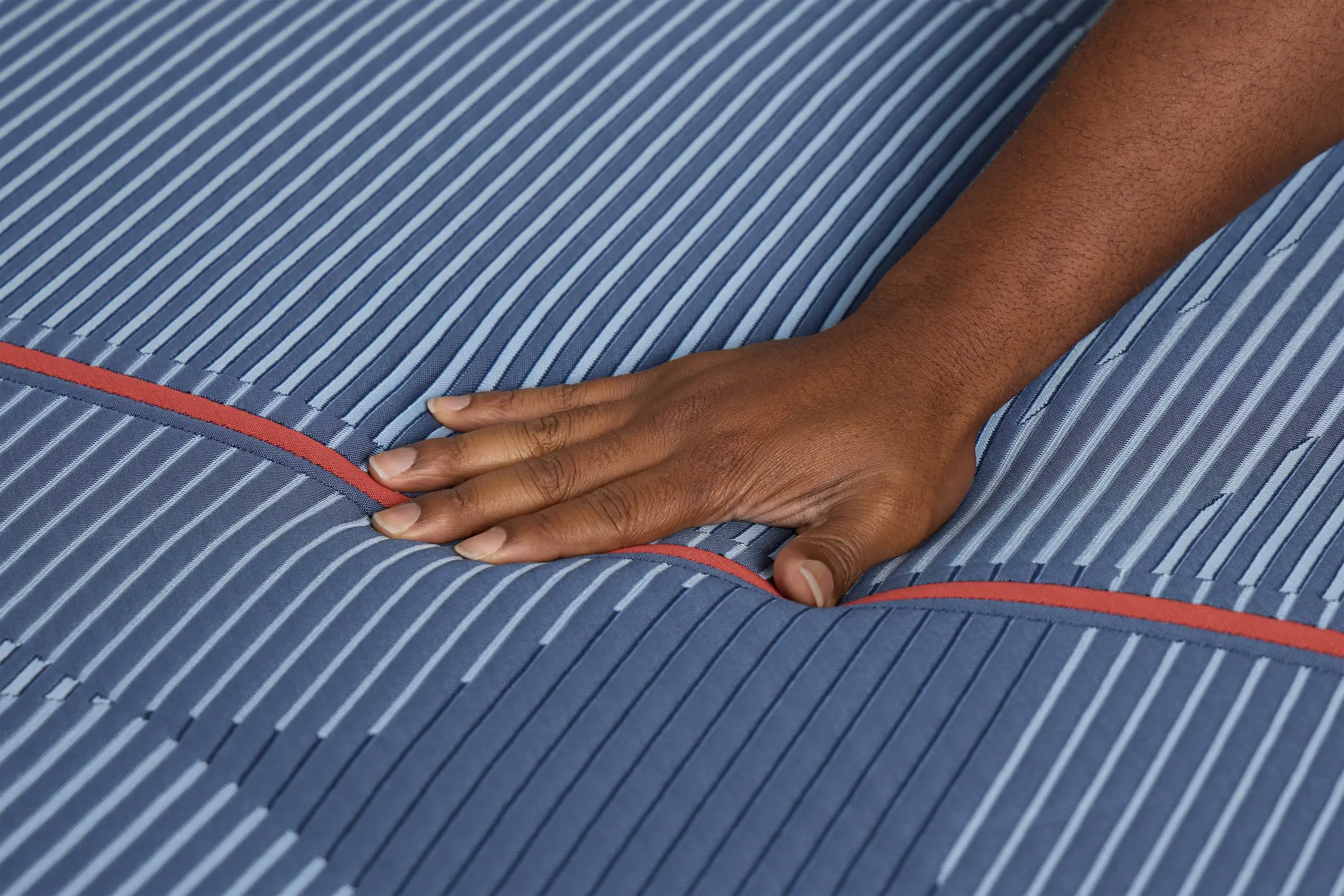 Posturepedic High Point Elite Hybrid 14" Soft Hybrid Mattress Posturepedic High Point Elite Hybrid 14" Soft Hybrid Mattress