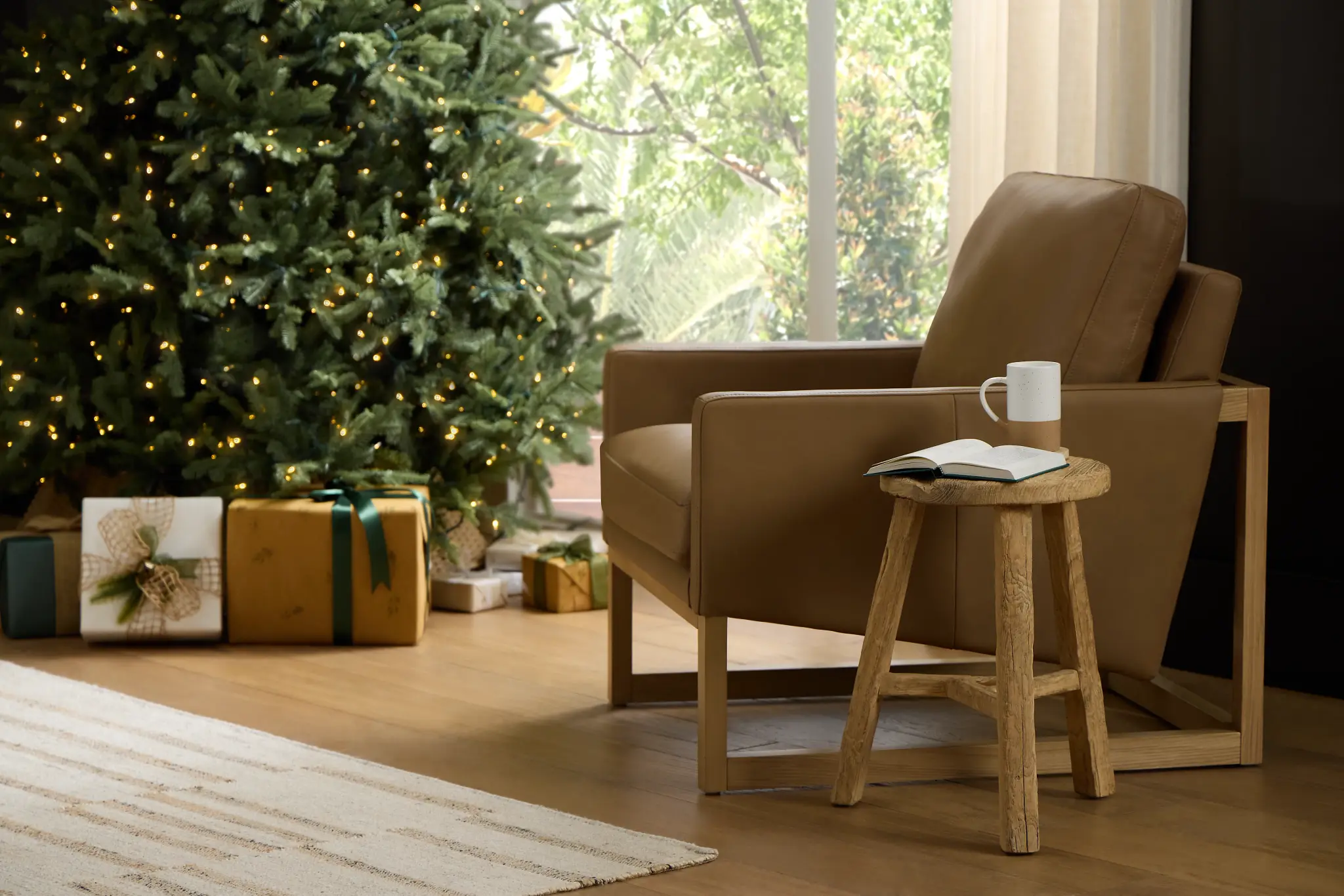 Warm Gold: The Perfect Touch of Festive Glow