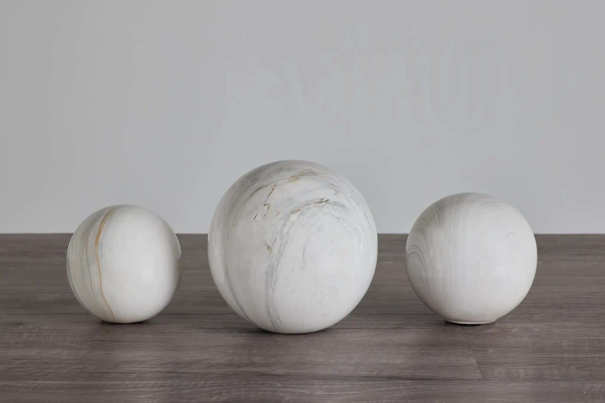 Cian Light Gray Set Of 3 Balls Cian Light Gray Set Of 3 Balls