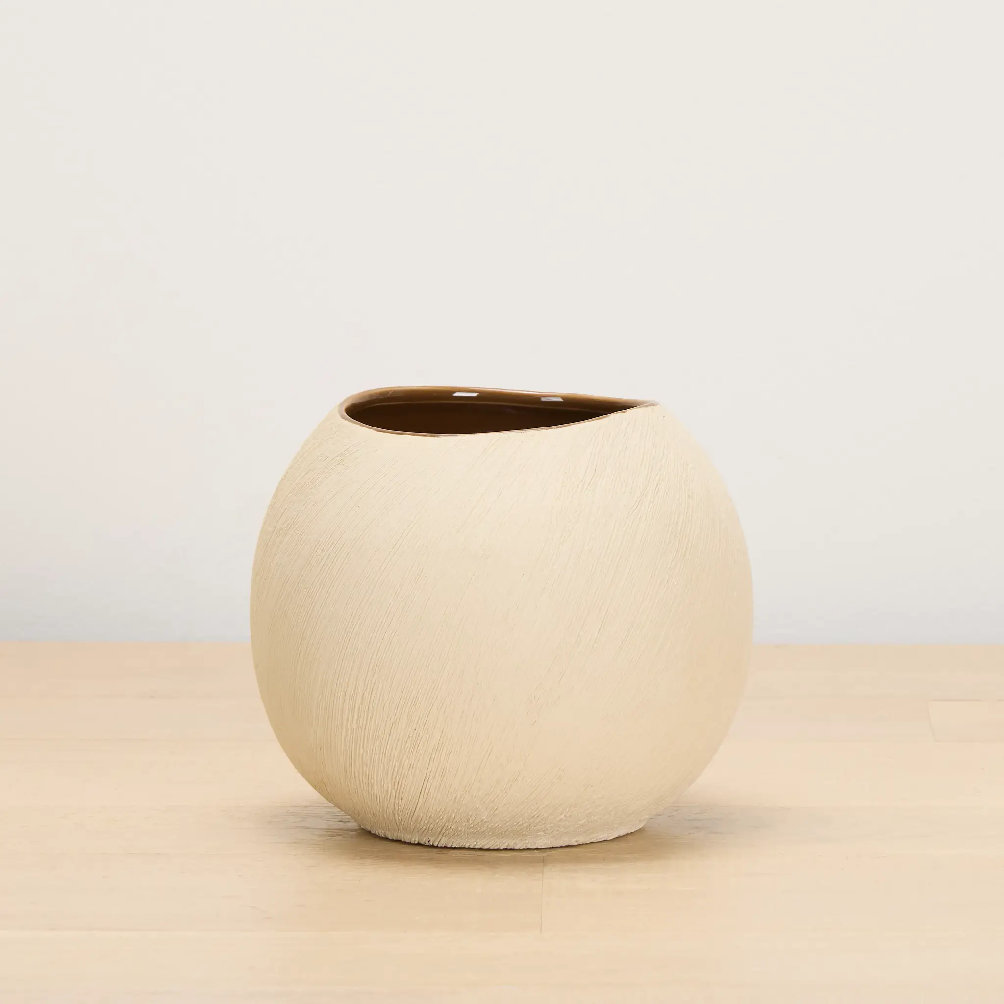 Enya Brown Small Vase Enya Brown Small Vase