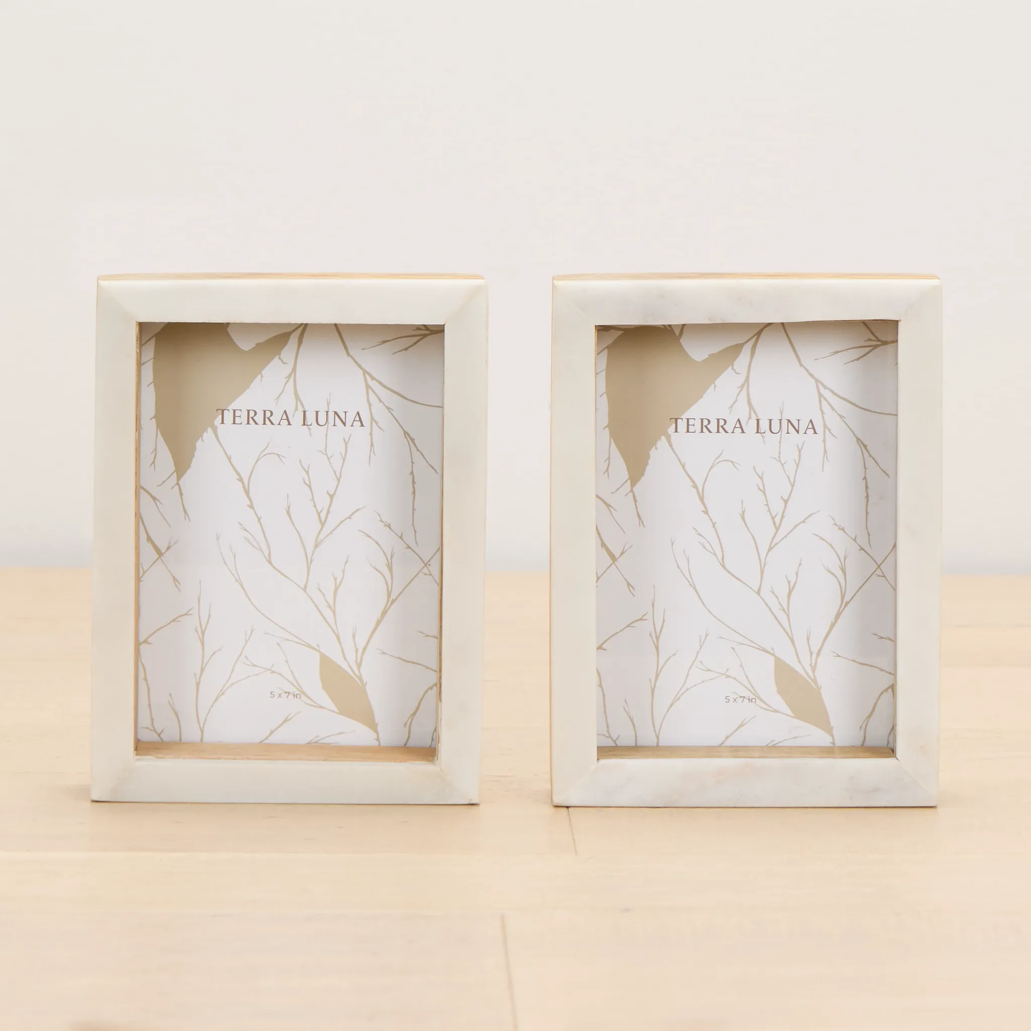 Cure White Medium Picture Frame
