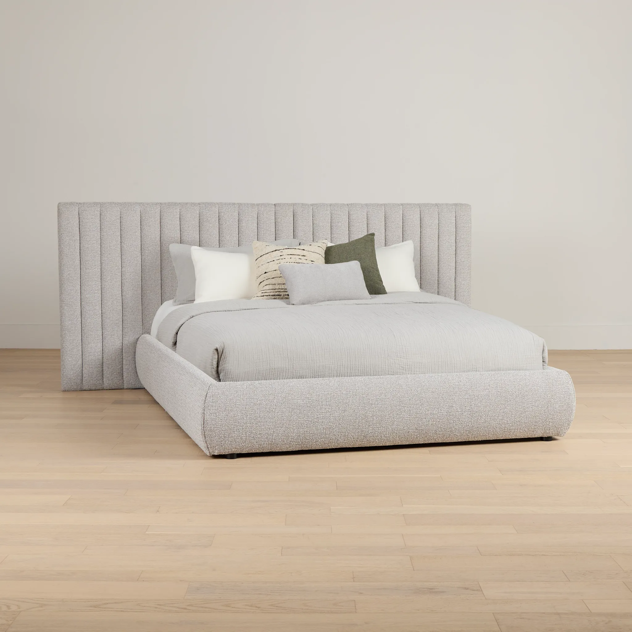 Nomad Gray Uph Spread Bed