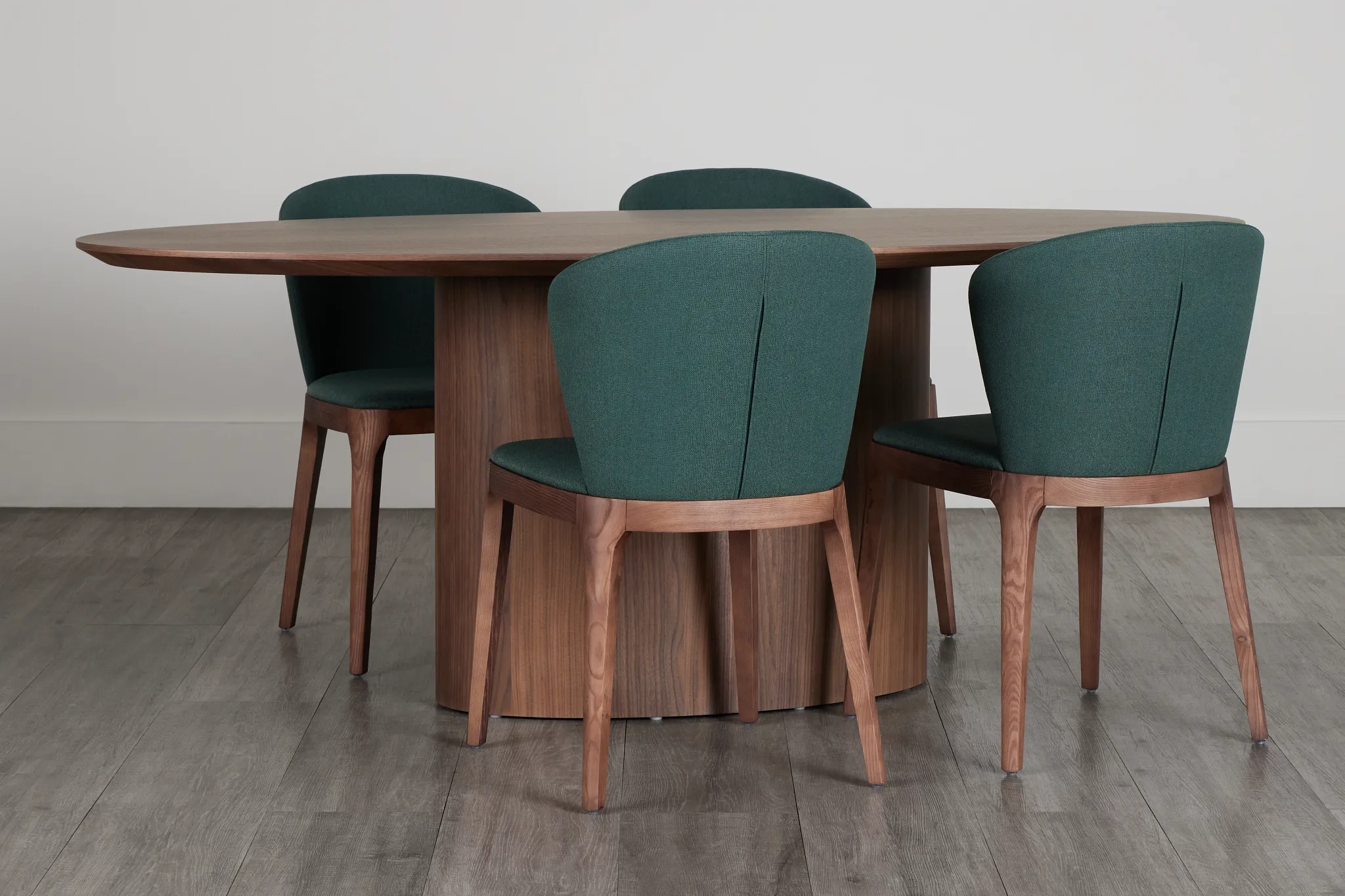 Nomad Mid Tone 78" Oval Table & 4 Dark Green Chairs W/ Mid-tone Legs