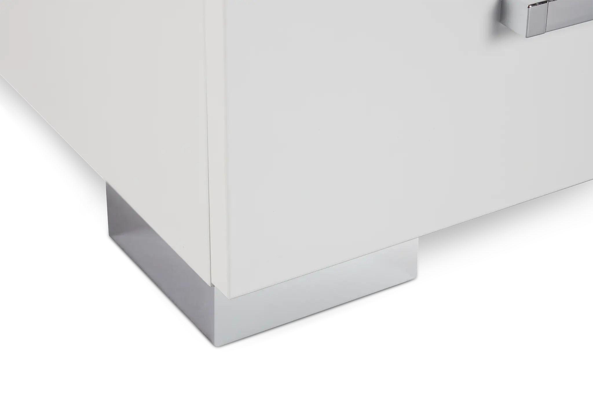 Verona White Dresser & Mirror Verona White Dresser & Mirror