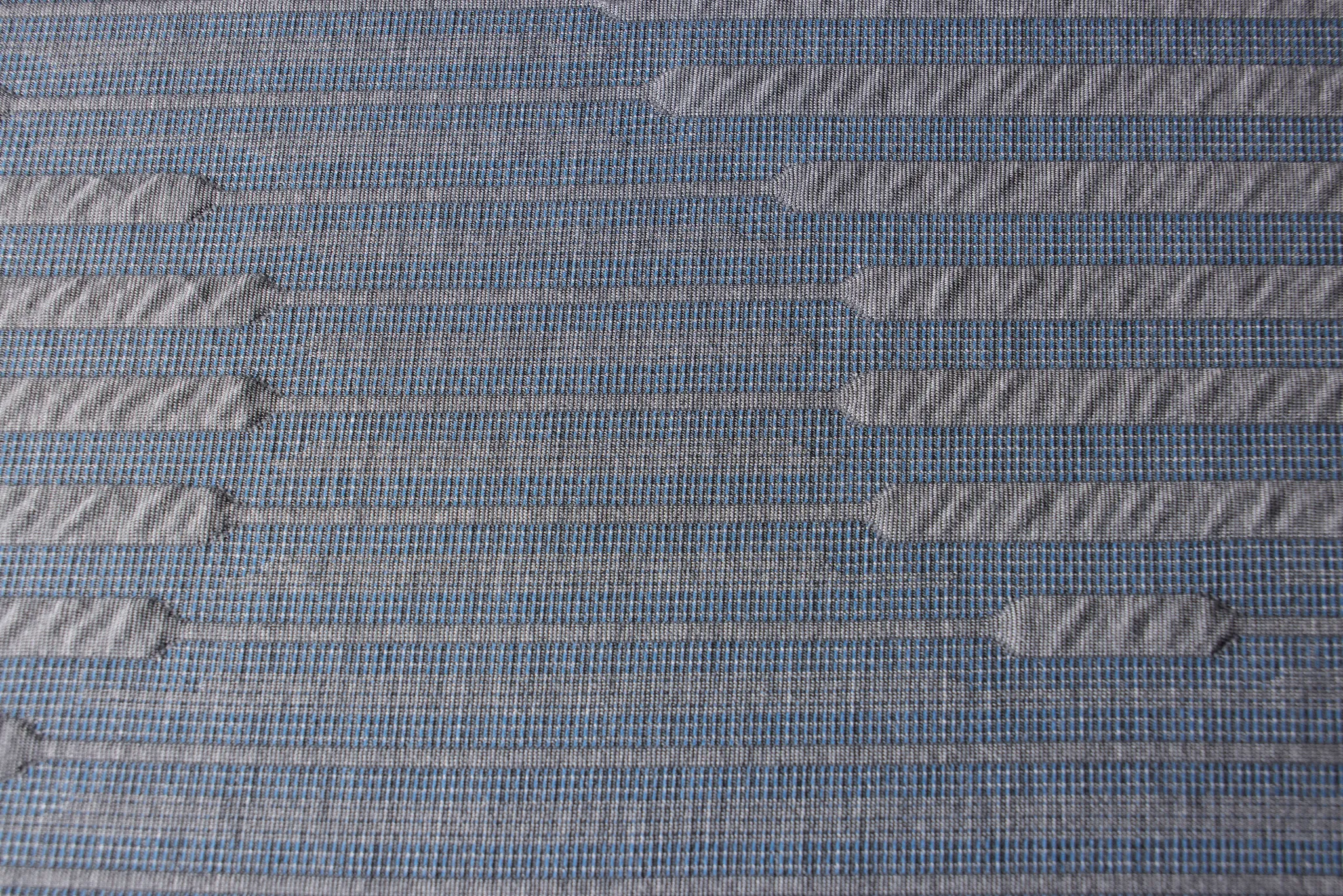 Kevin Charles By Sealy Hybrid Medium Low-profile Mattress Set