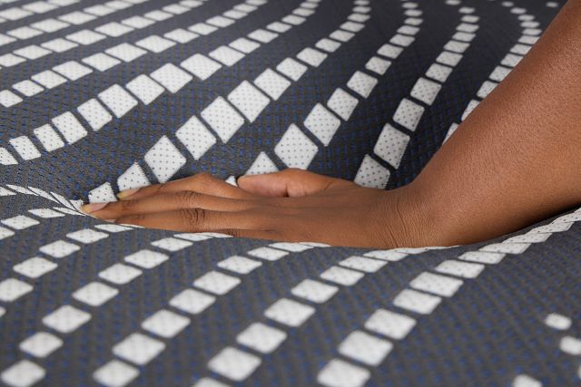 Sealy Posturepedic Plus High Point 14" Soft Hybrid Mattress
