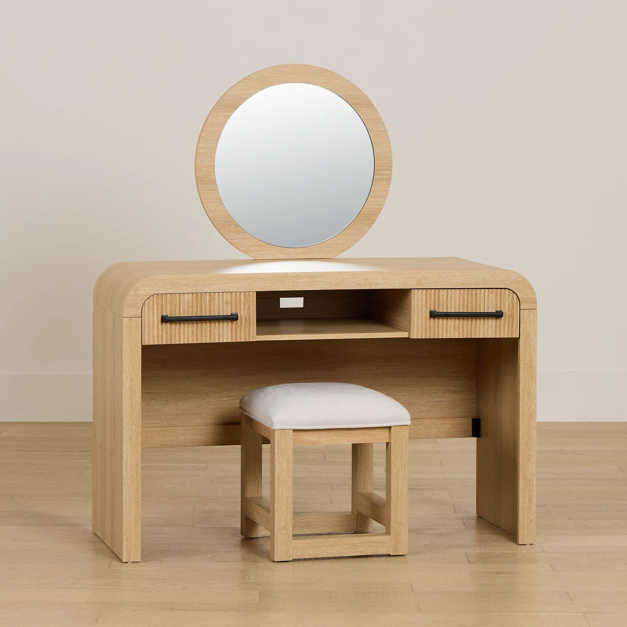Lyndie Light Tone Vanity & Mirror With Stool