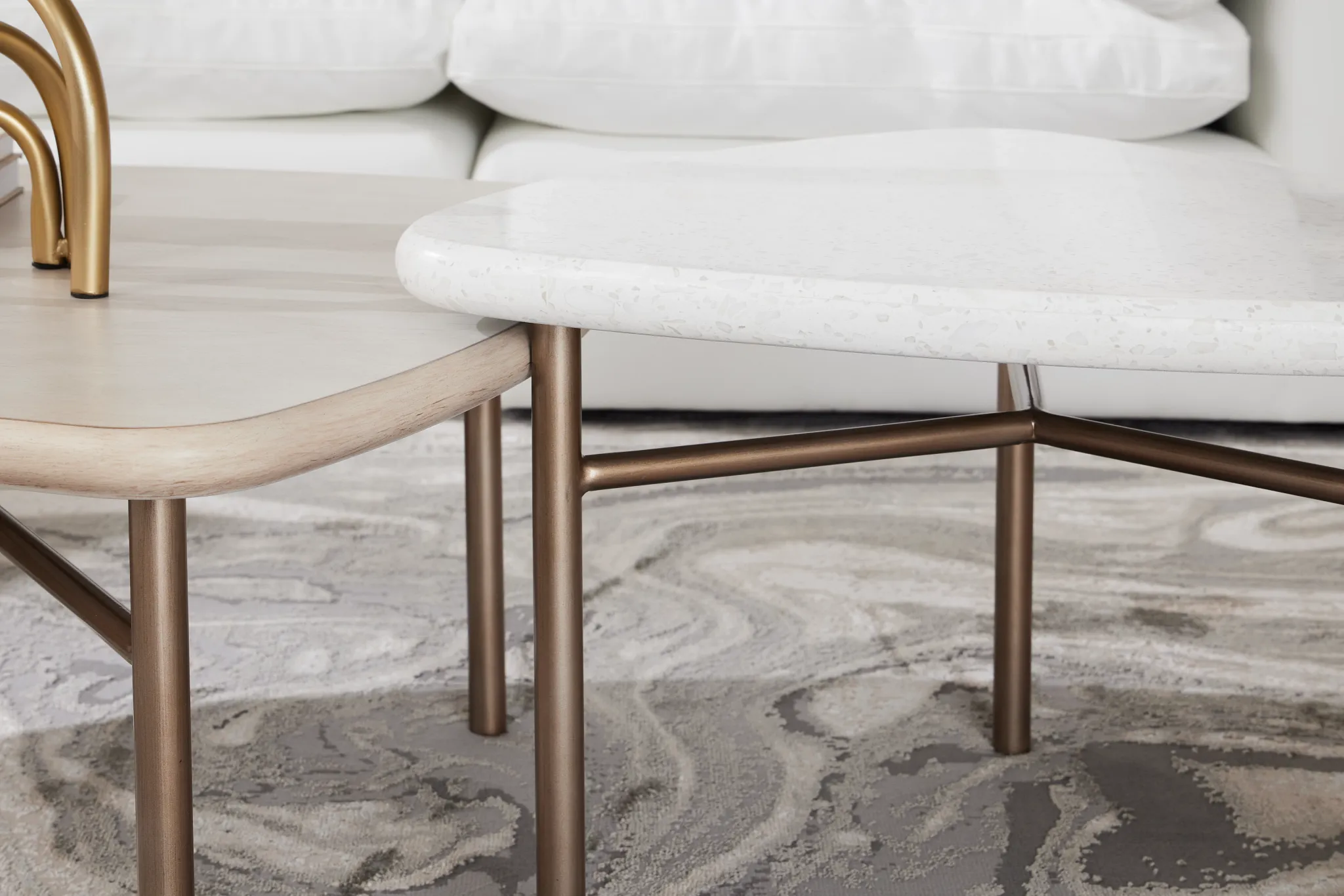 Marseilles Two-tone Bunching Cocktail Table